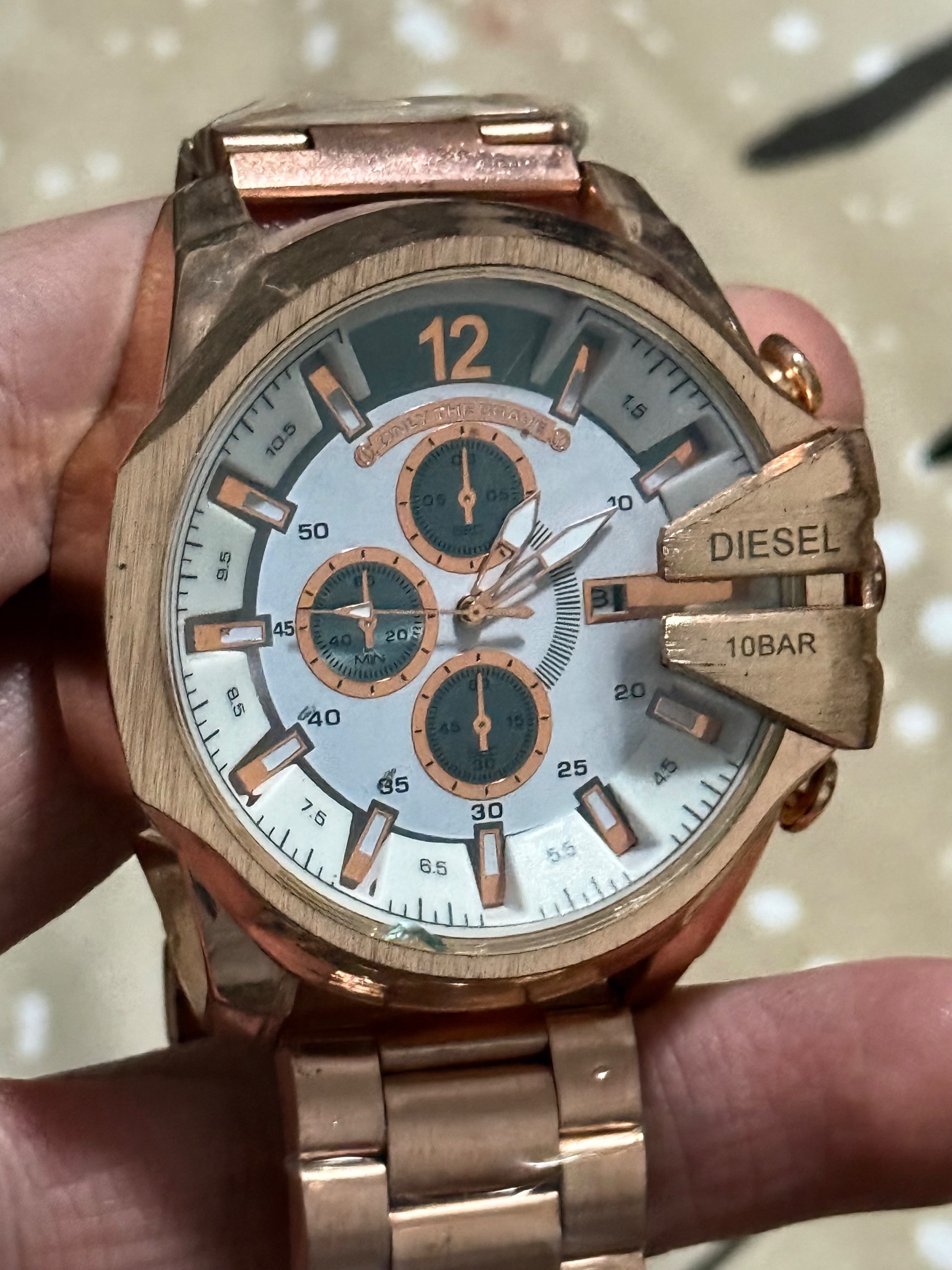 ساعت دیزل شاخ دار