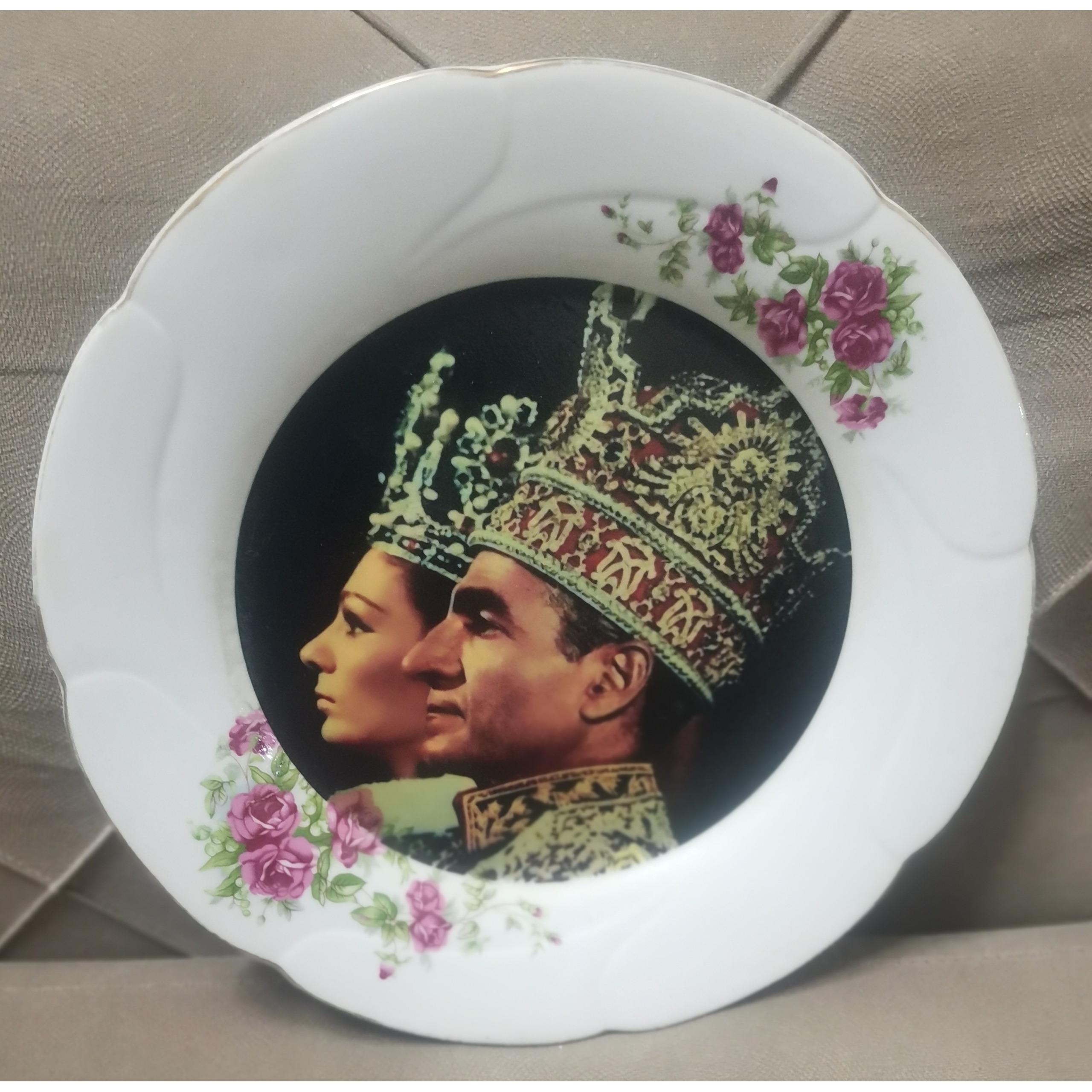 دیوار کوب قدیمی تاجگذاری