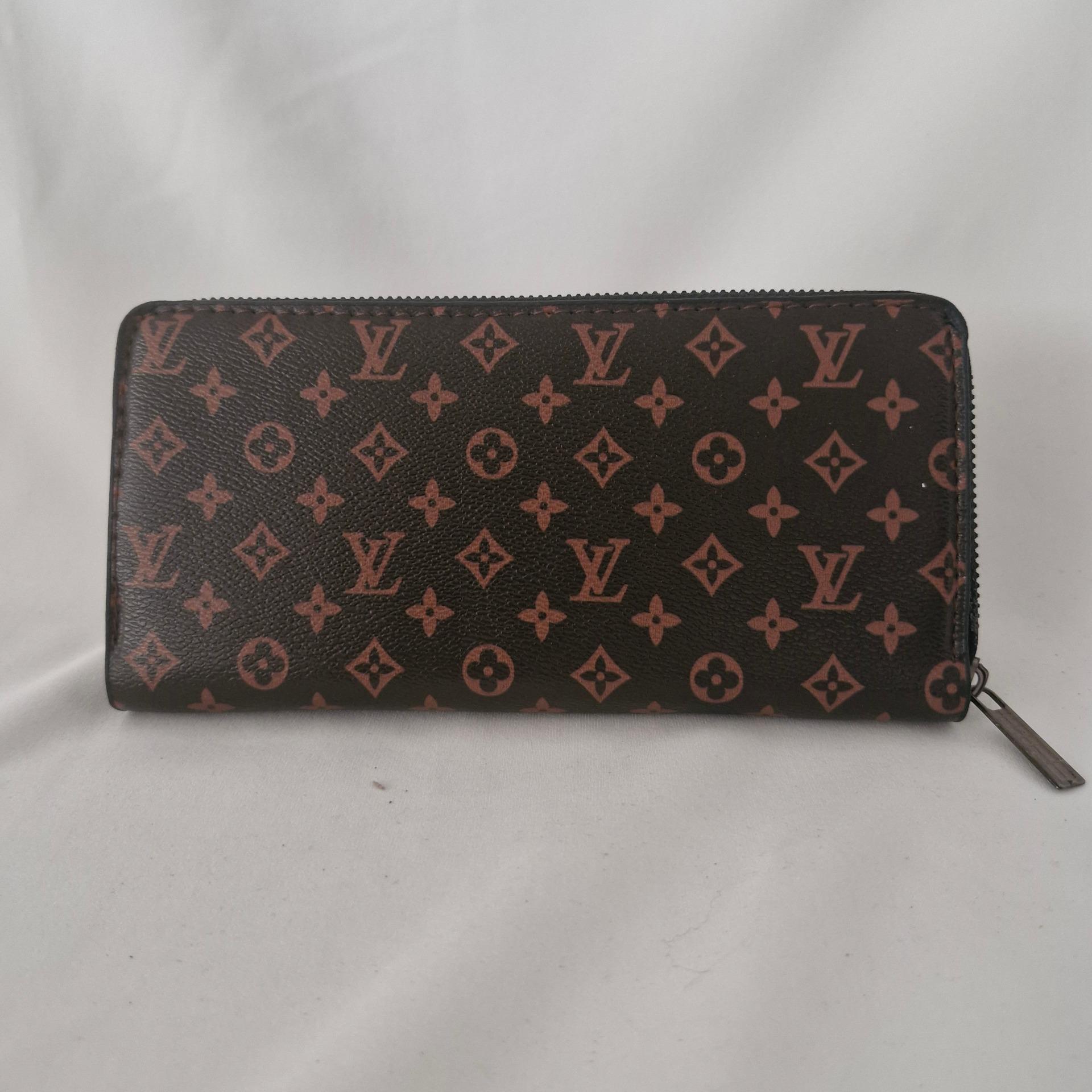 کیف پول زنانه