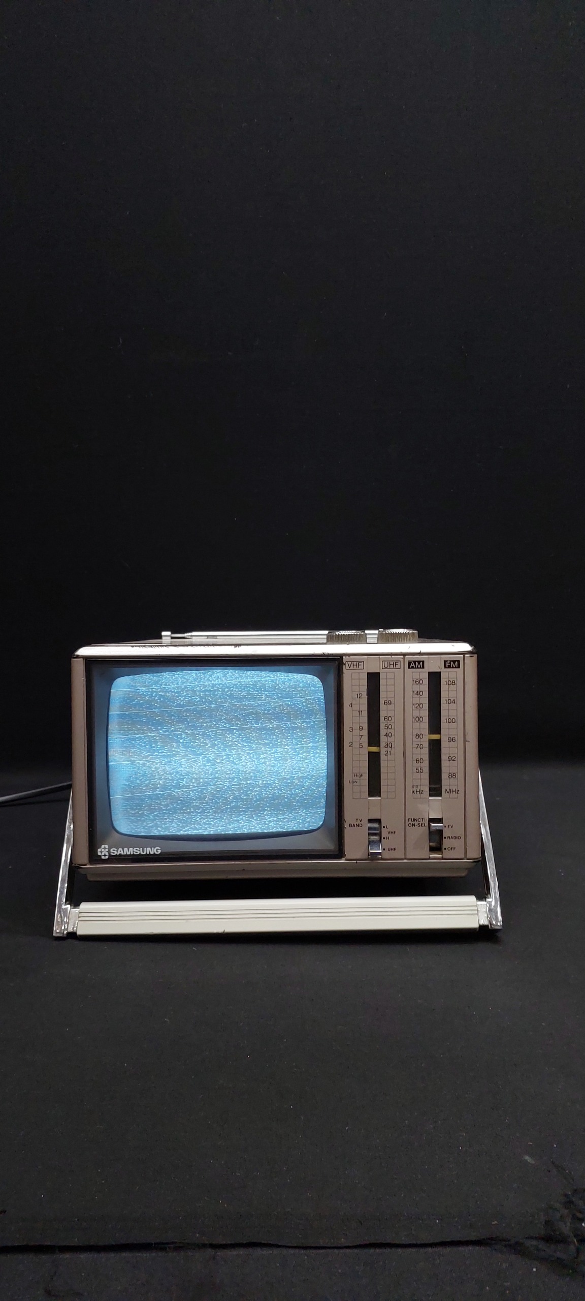 رادیو تلوزیون قدیمی