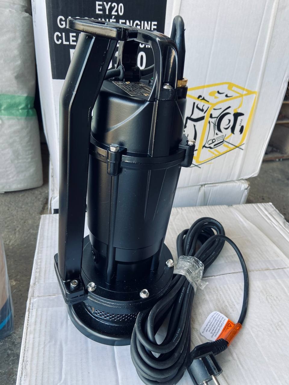 پمپ کف کش 1 اینج نیم اسب برند SUBMERSIBLE