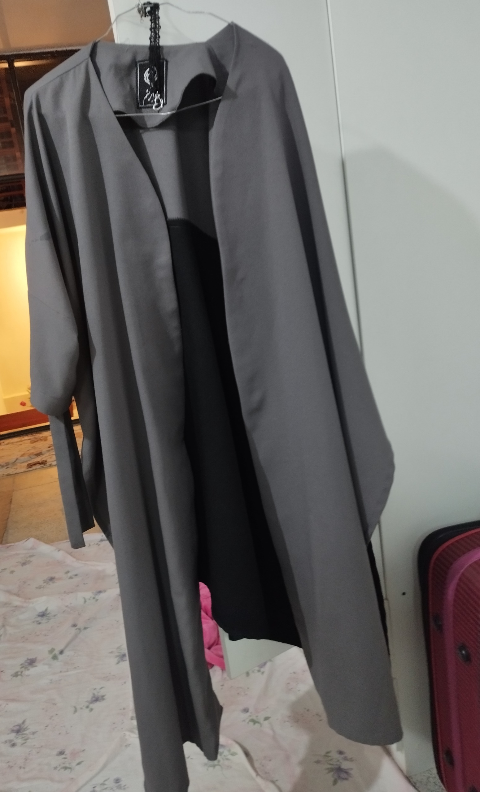 مانتوهای زنانه دونه ای150هرکدام یکی دوبارپوشیده