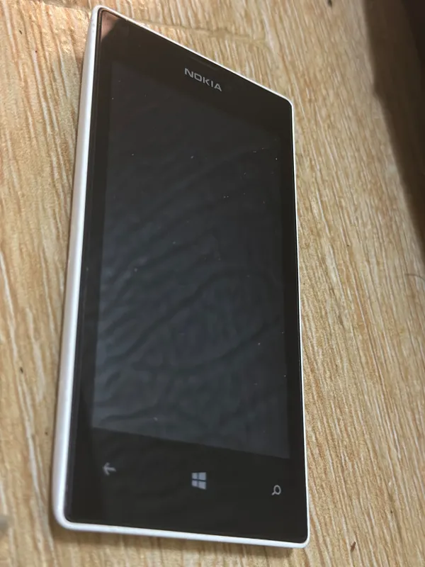 گوشی لومیا Nokia Lumia 525 خاموش
