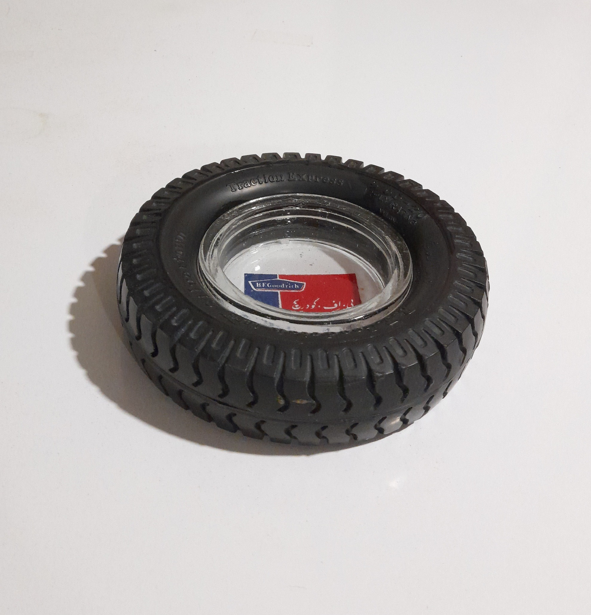 زیرسیگاری تبلیغاتی تایر قدیمی