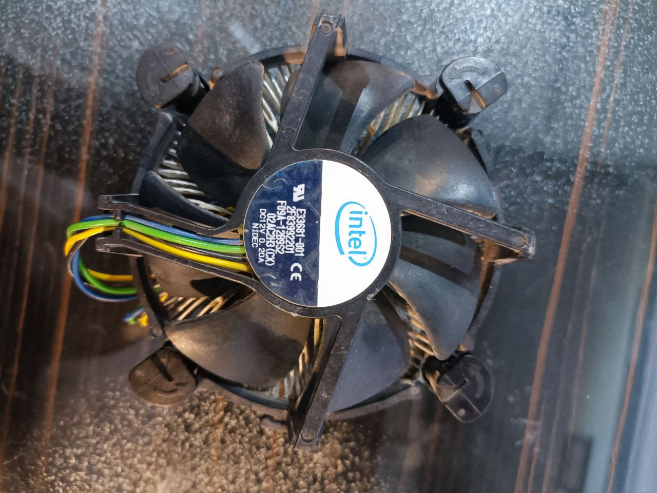 فن کامپیوتر 12 ولت