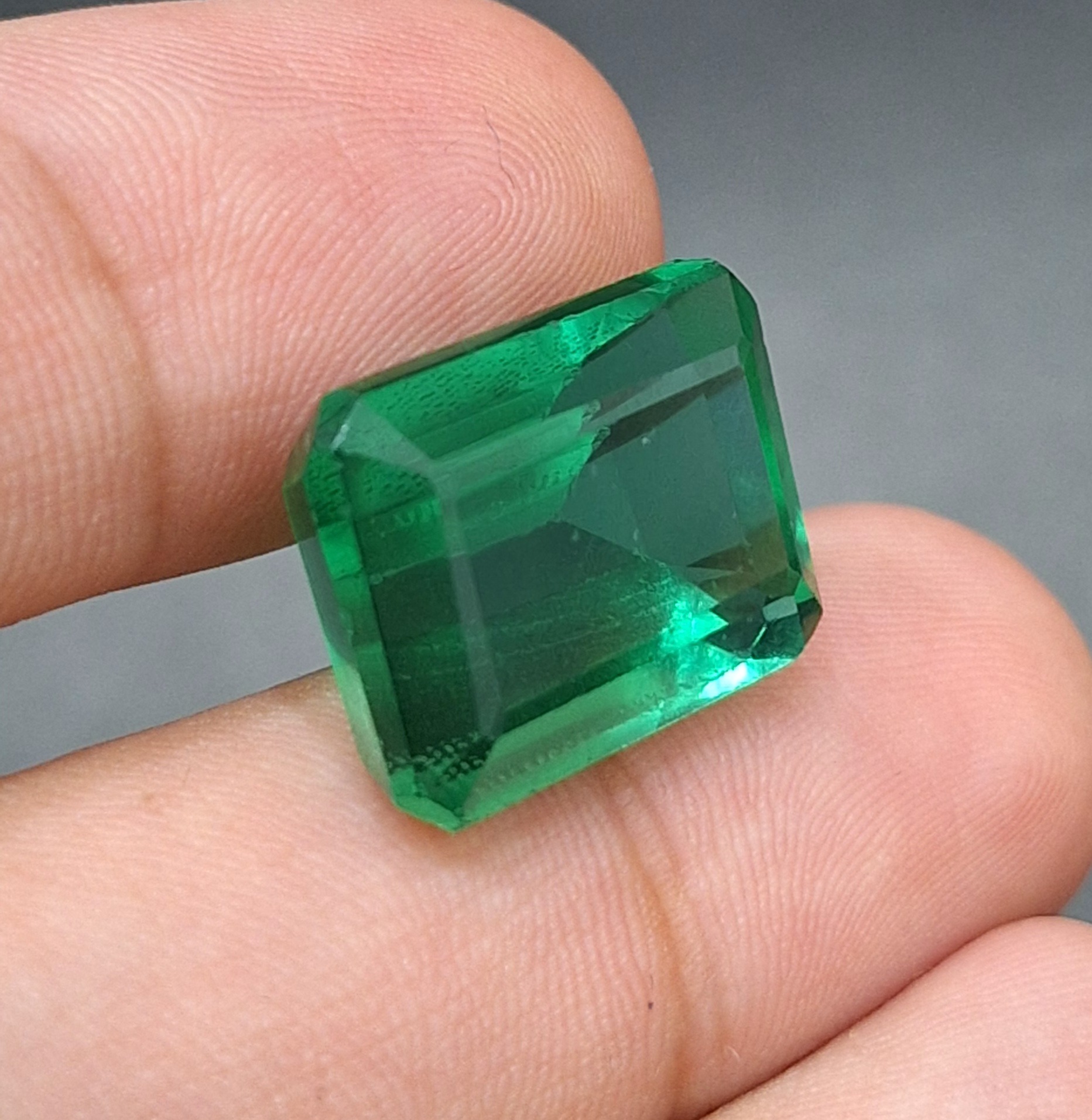 سنگ نگین زمرد برزیلی کد 820