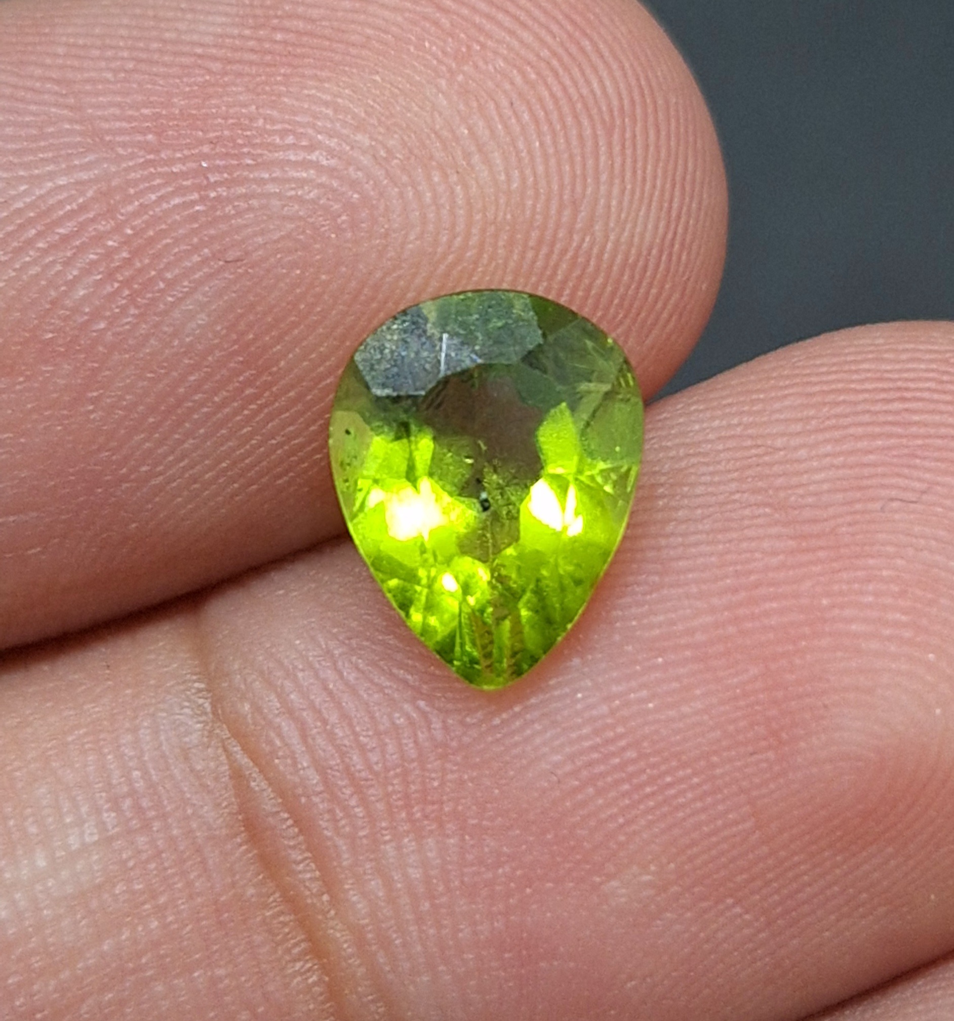 سنگ زبرجد کاهویی اصل معدنی کد 212