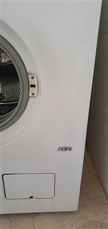 AEG