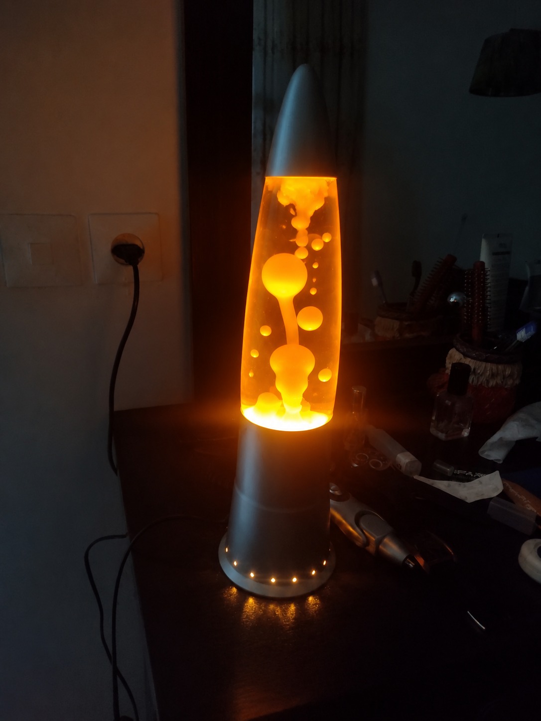 چراغ خواب قدیمی لاوا طرح موشکی