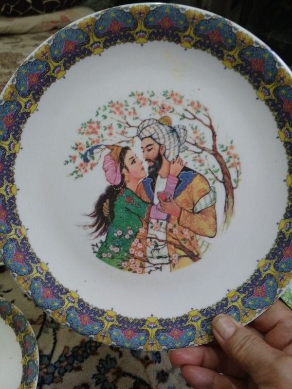 پلو خوری یا بعنوان دیوارکوب لیلی مجنون