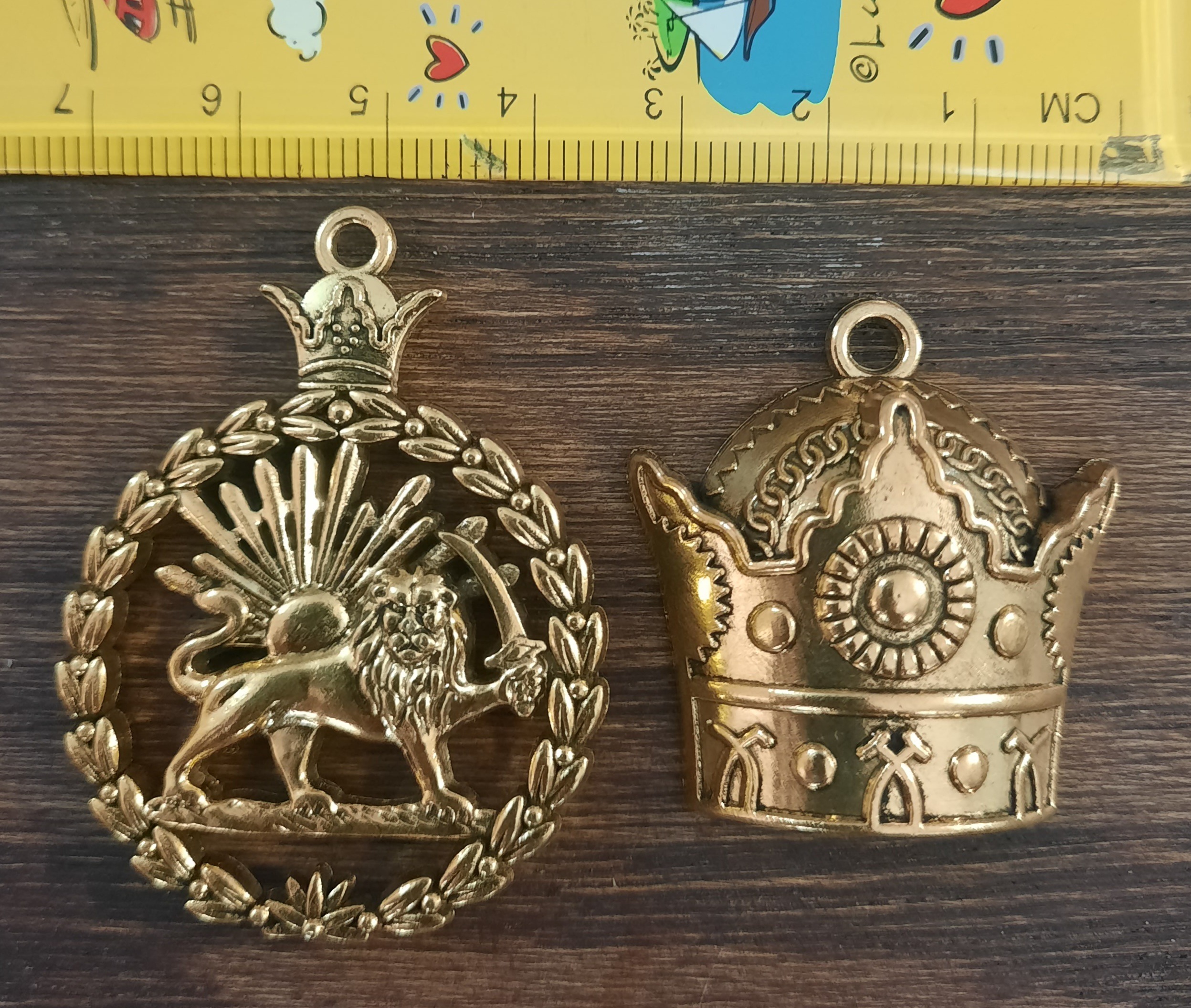 ست مدال تاج و شیر و خورشید