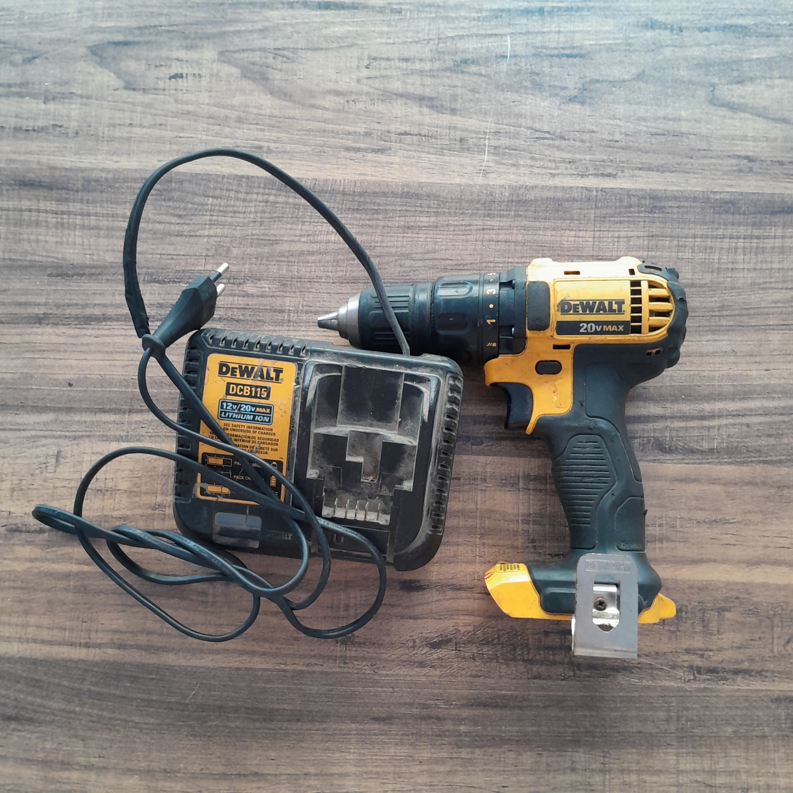 دریل شارژی دیوالت DCD780