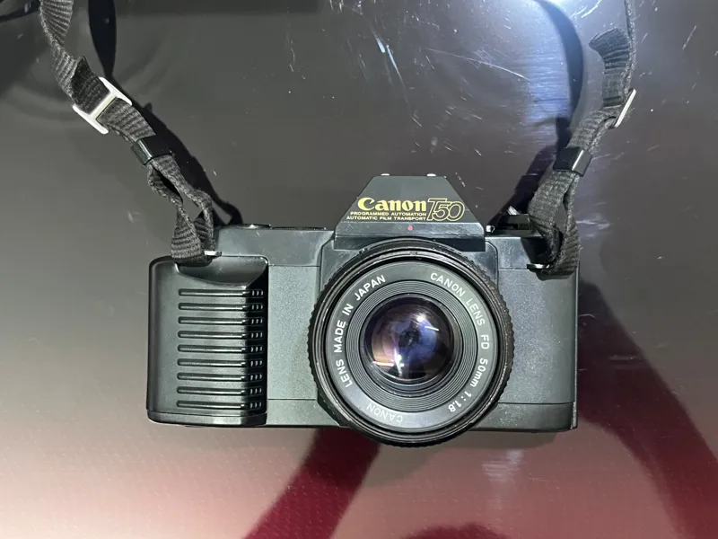 دوربین کنن تی 50 با لنز 50 دیاف 1.8 canon t50