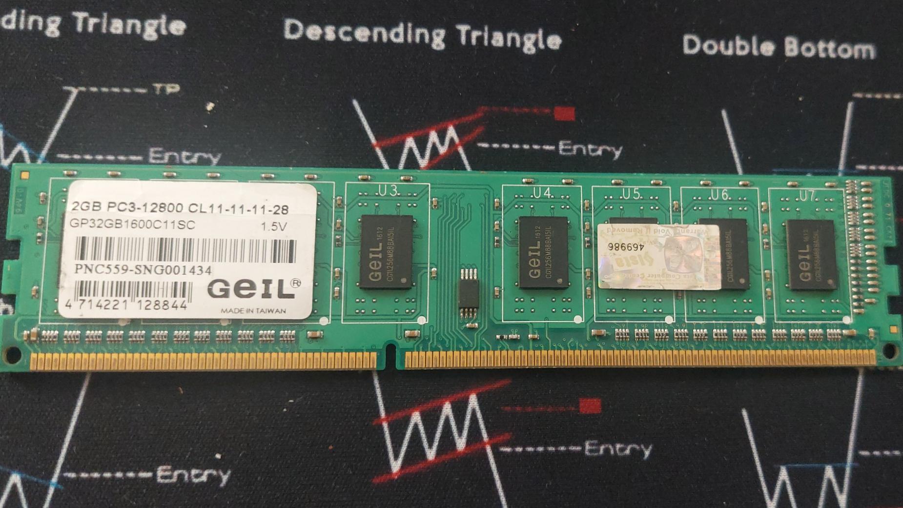 رم دو گیگ باس 1600 DDR3