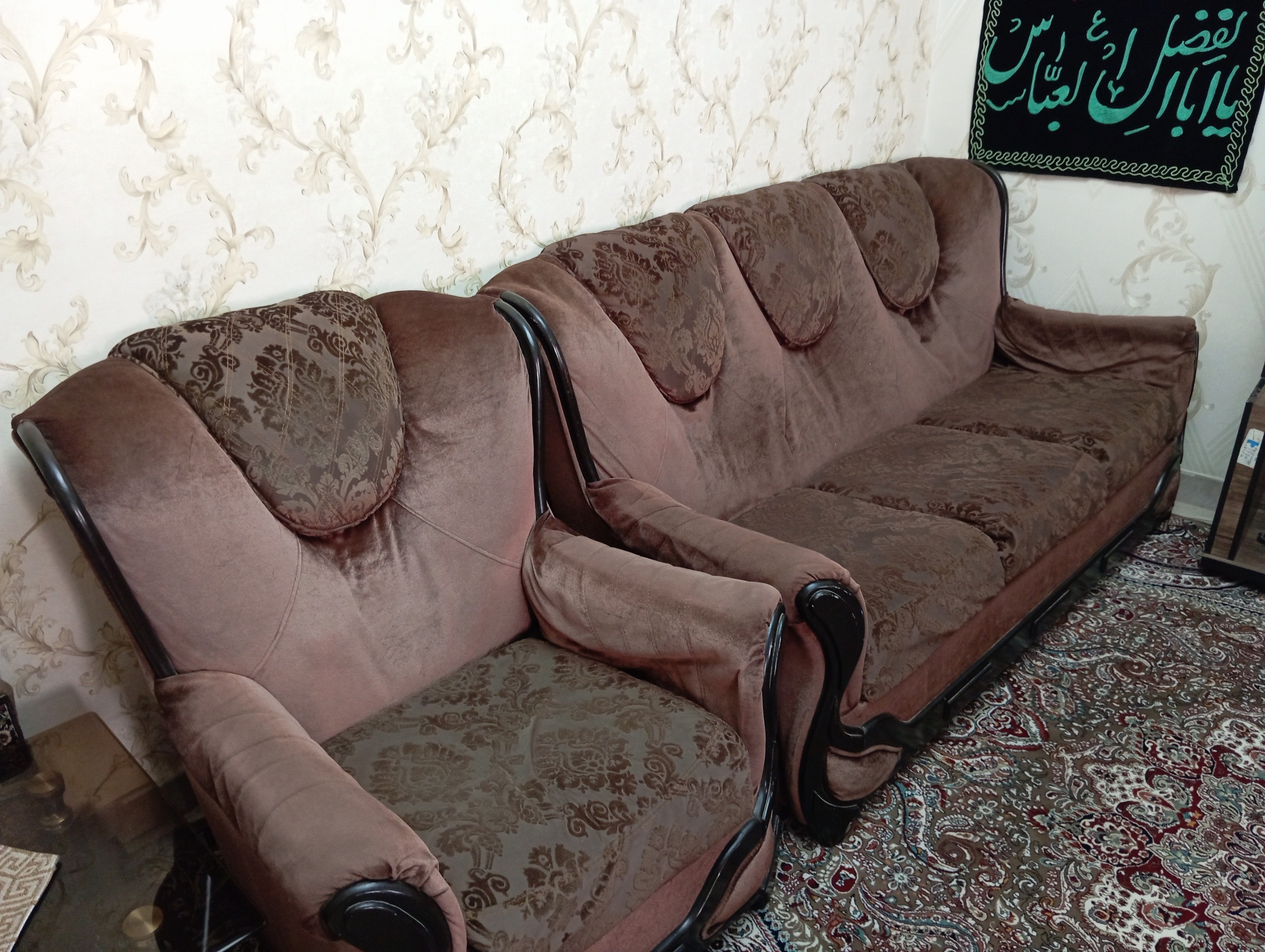 مبل راحتی با میز عسلی