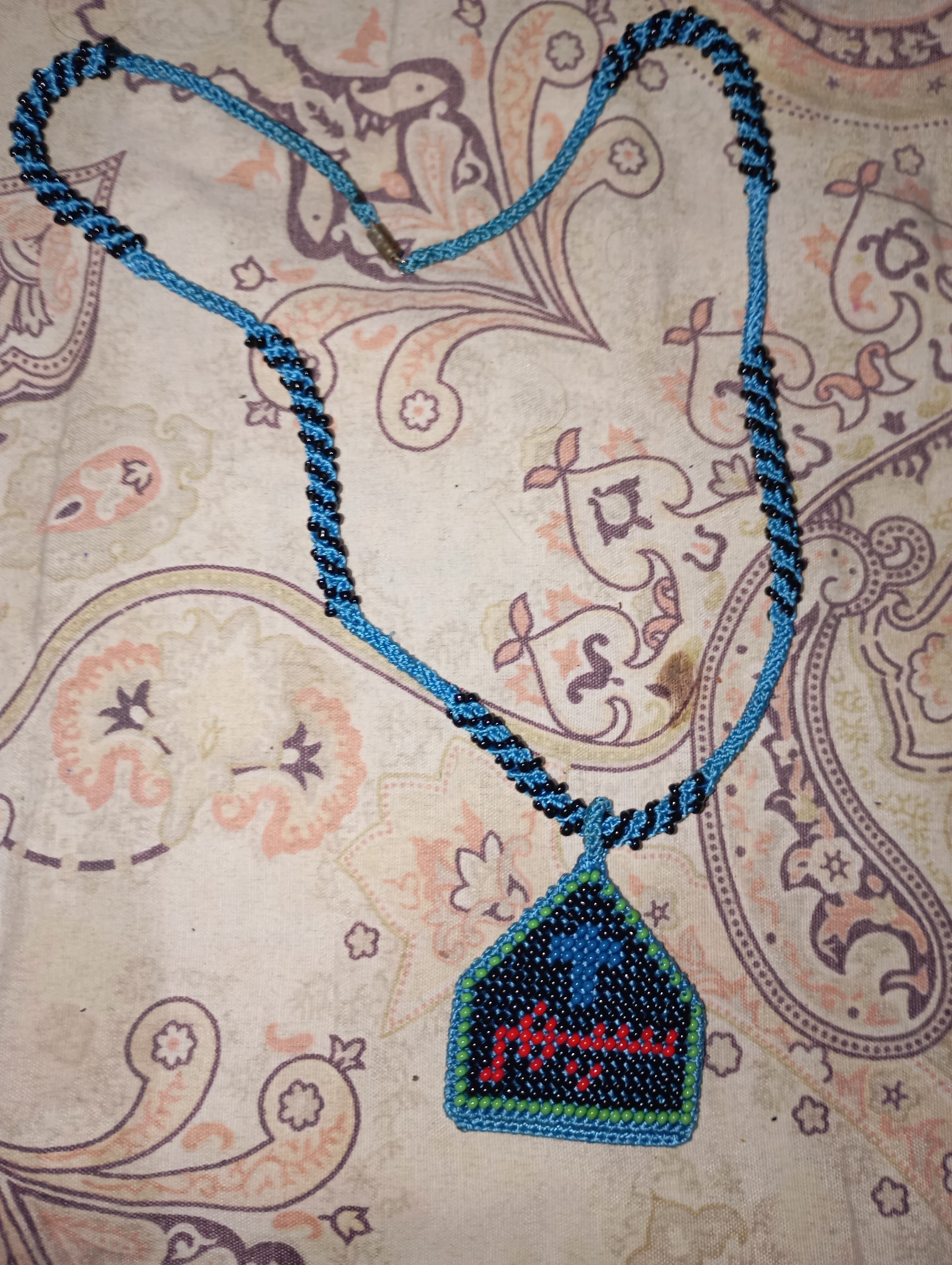 گردنبند دست سازمنجاق