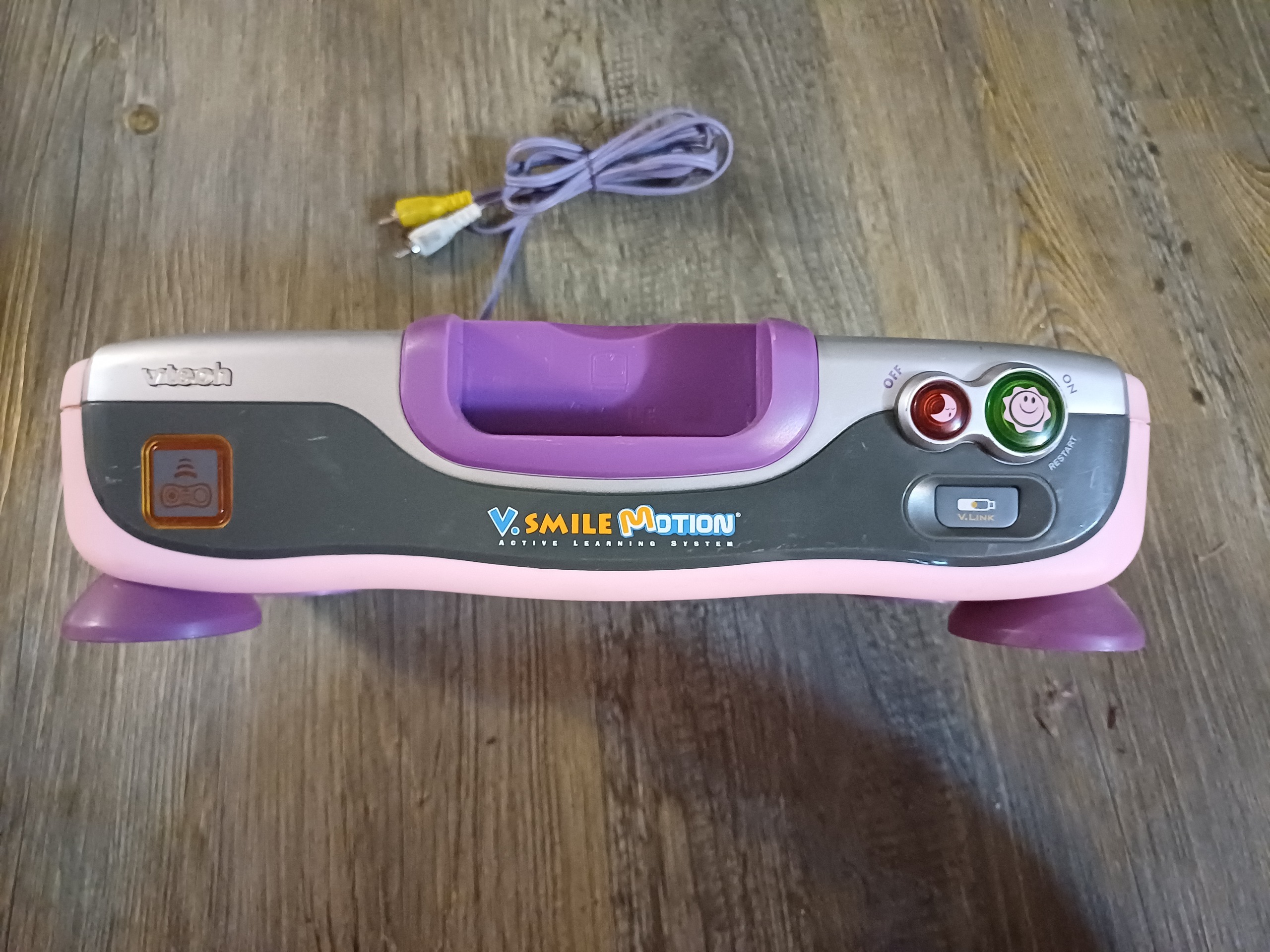 کنسول بازی ویتچ صورتی رنگ