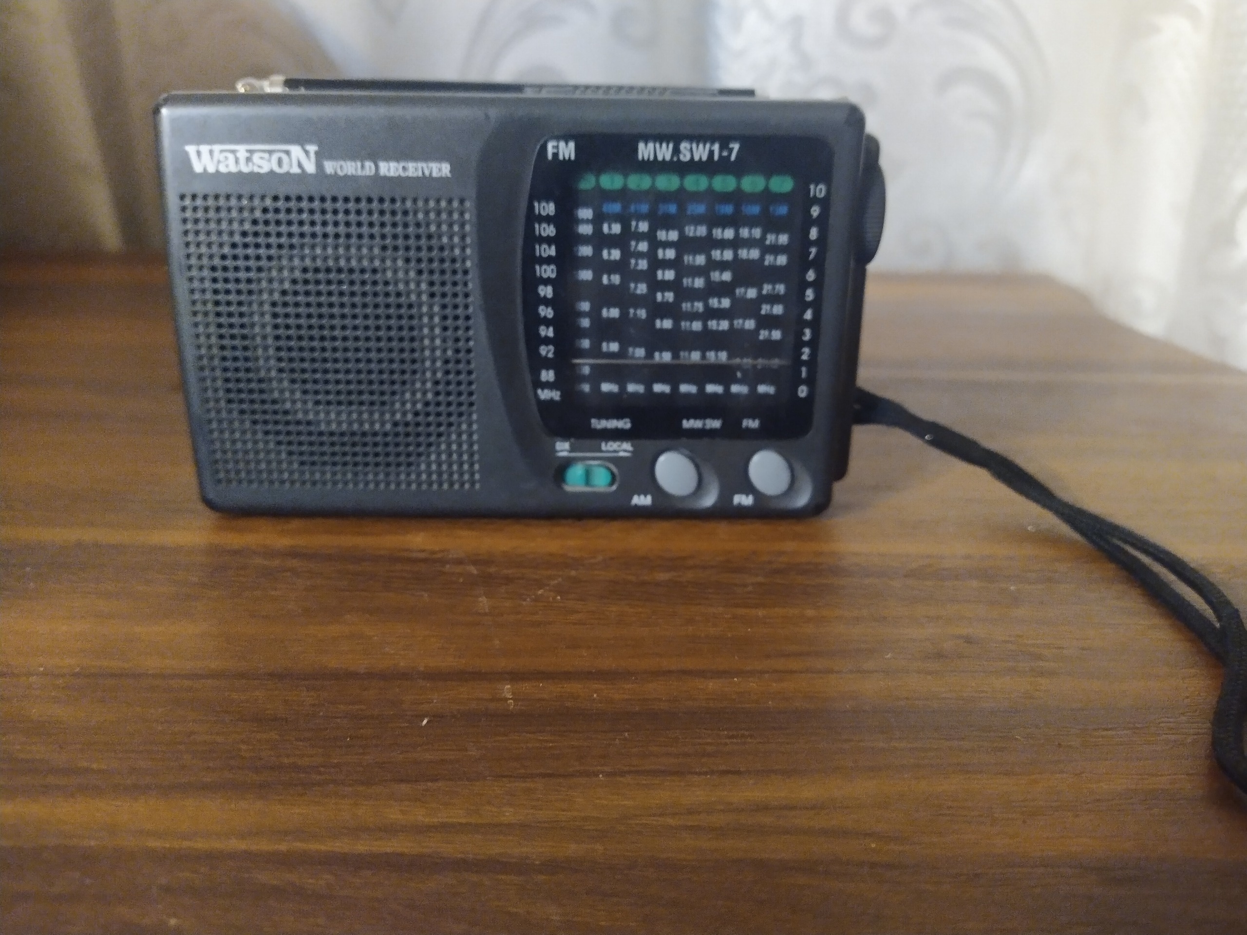 رادیو کوچک واتسون 9موج، نخ موج گیر شل شده