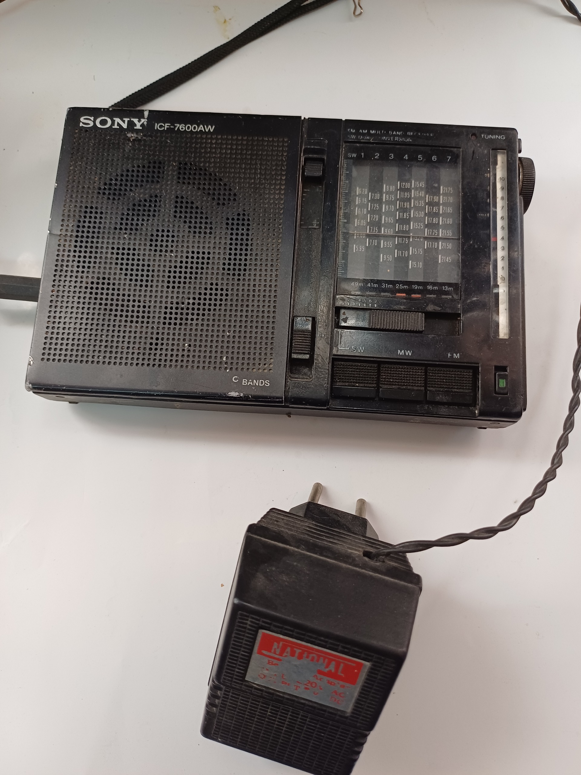 رادیو قدیمی سونی با گیرندگی اف ام