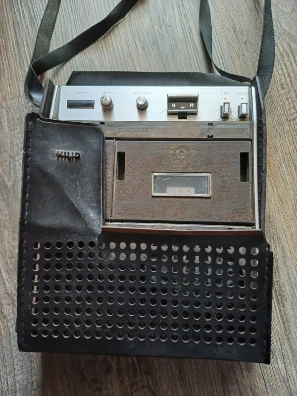 واکمن خبرنگاری قدیمی مکه ای