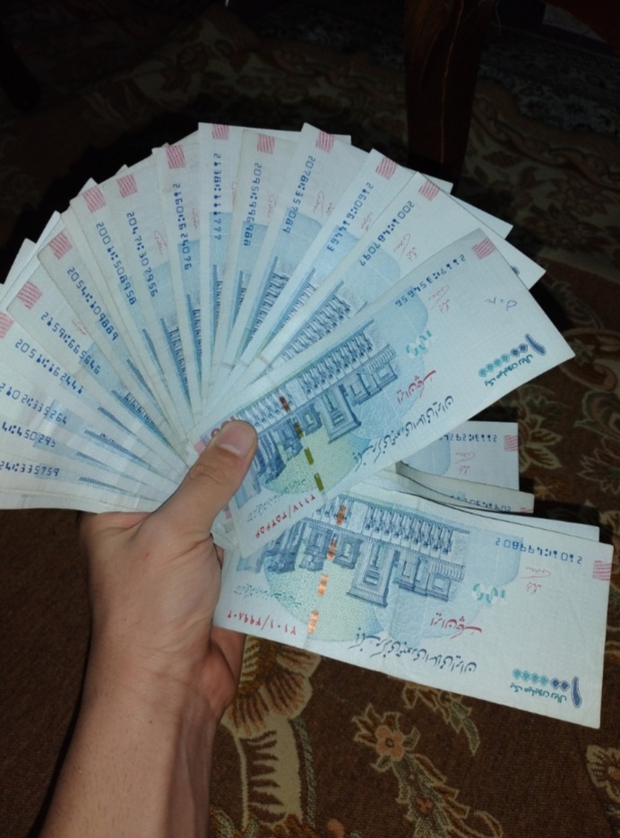 ایران چک 100 هزار تومنی با امضای قرمز