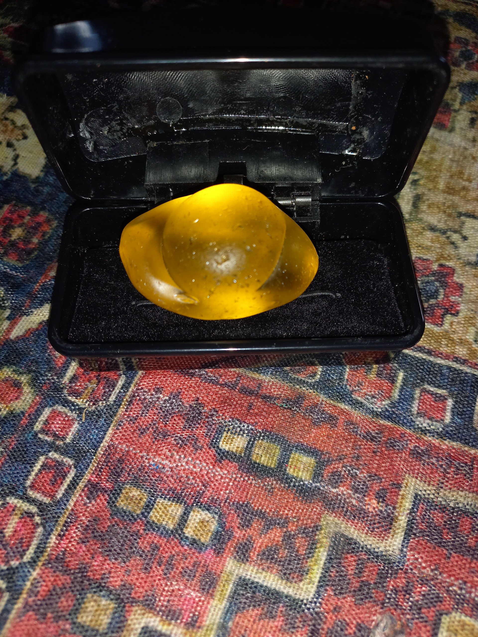سنگ کهربا اصلی