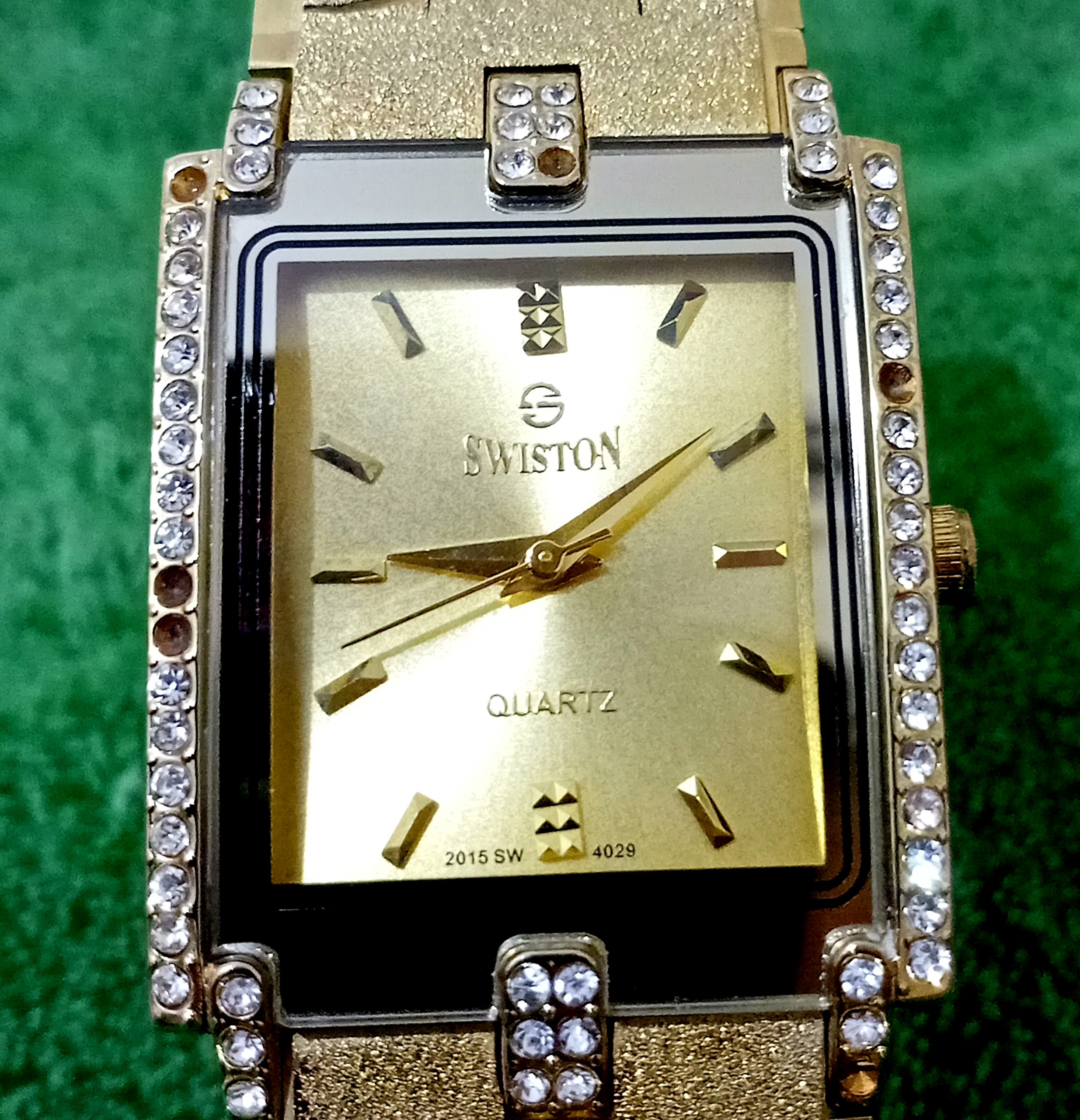 ساعتسویستوناصلژاپنمدلSW-4029G روکش طلا