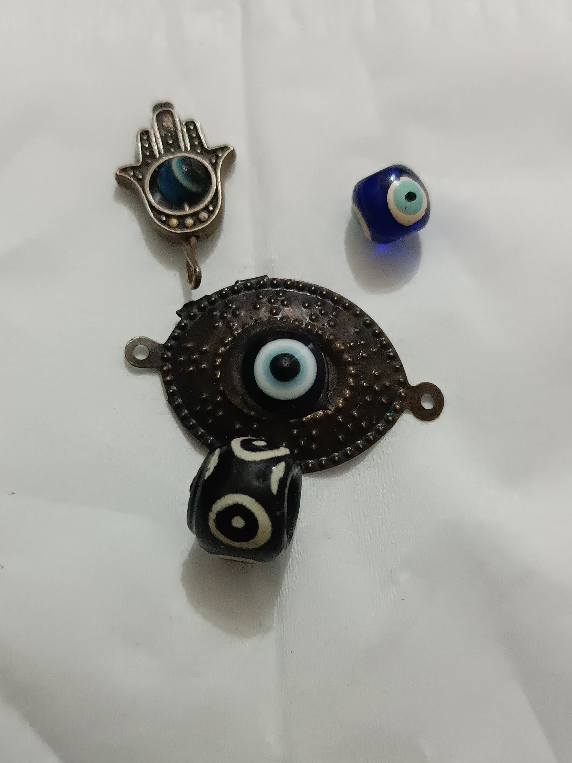 تعدادی چشم نظر
