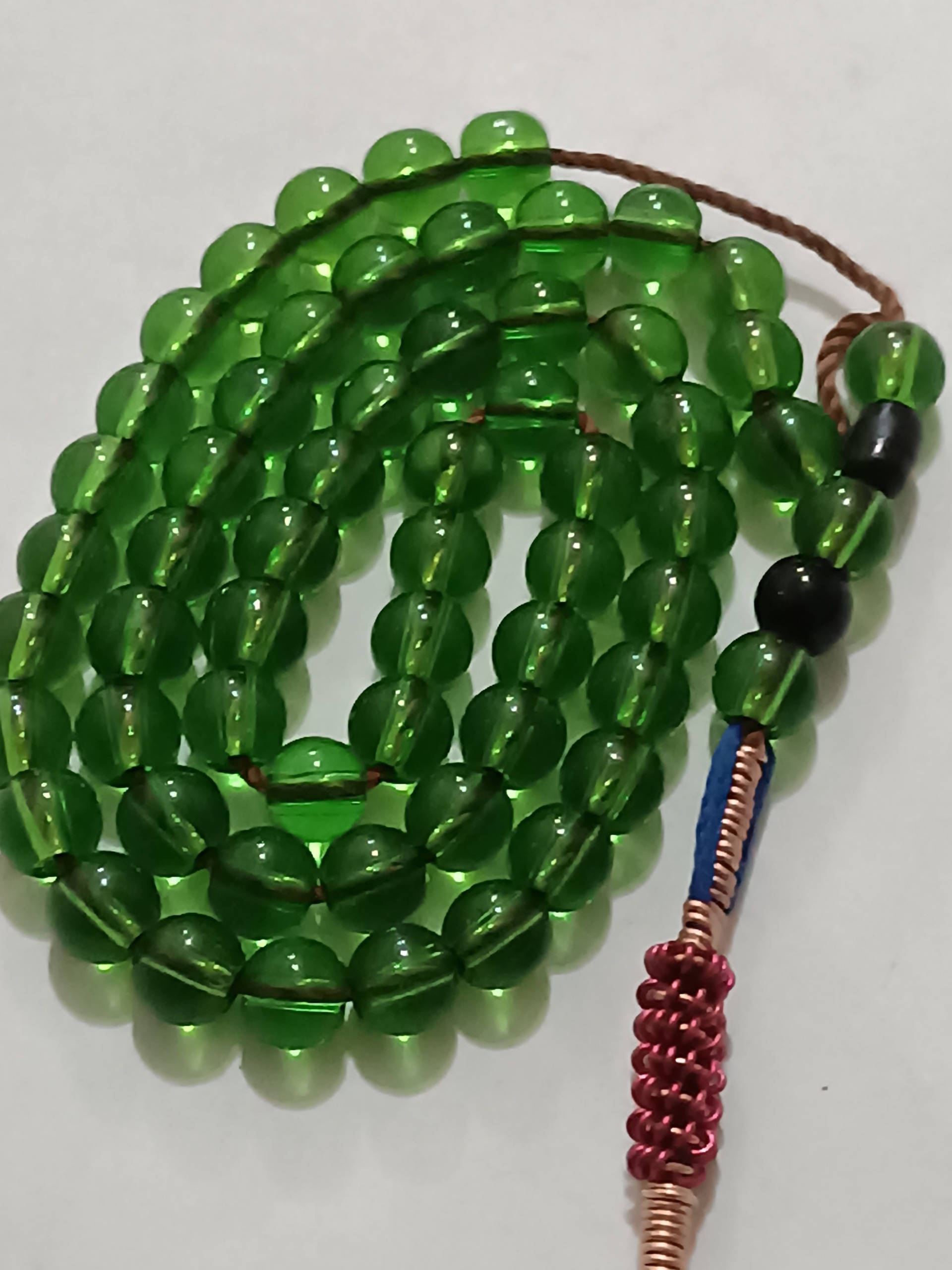 تسبیح سبز سنگی زیبا
