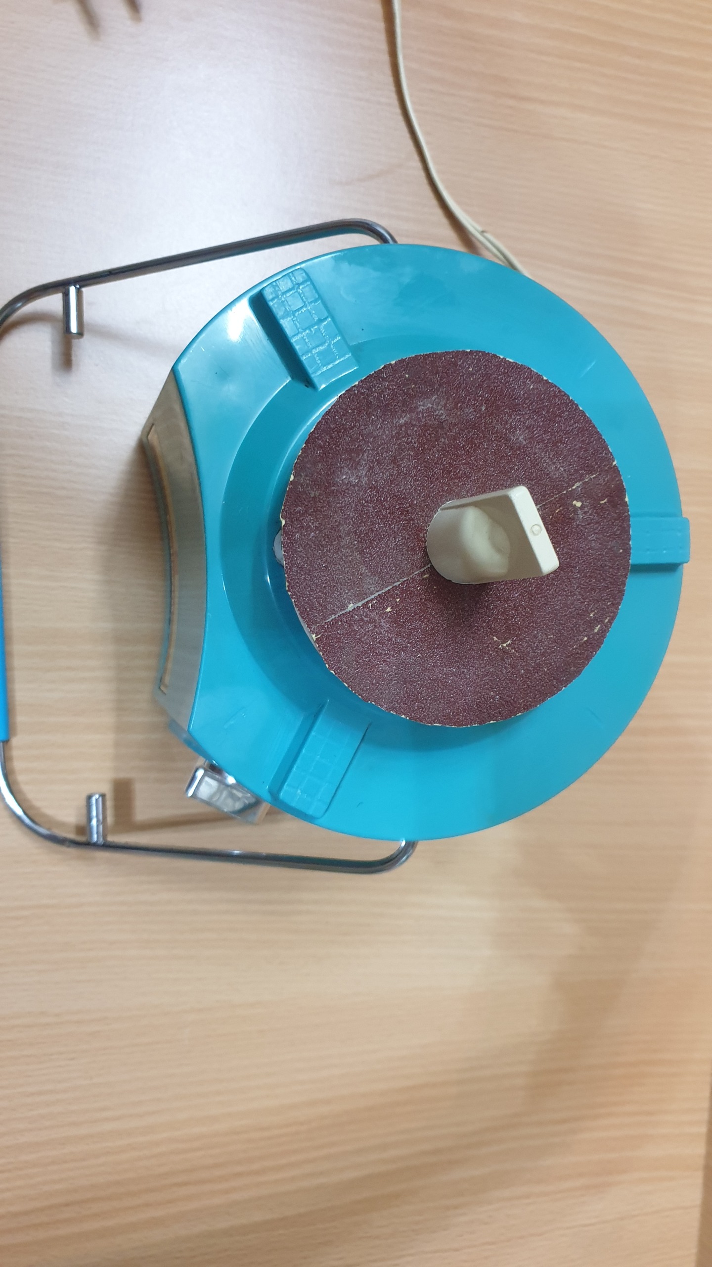 سمباده برقی ساخته شده با موتور ابمیوه گیری قدیمی