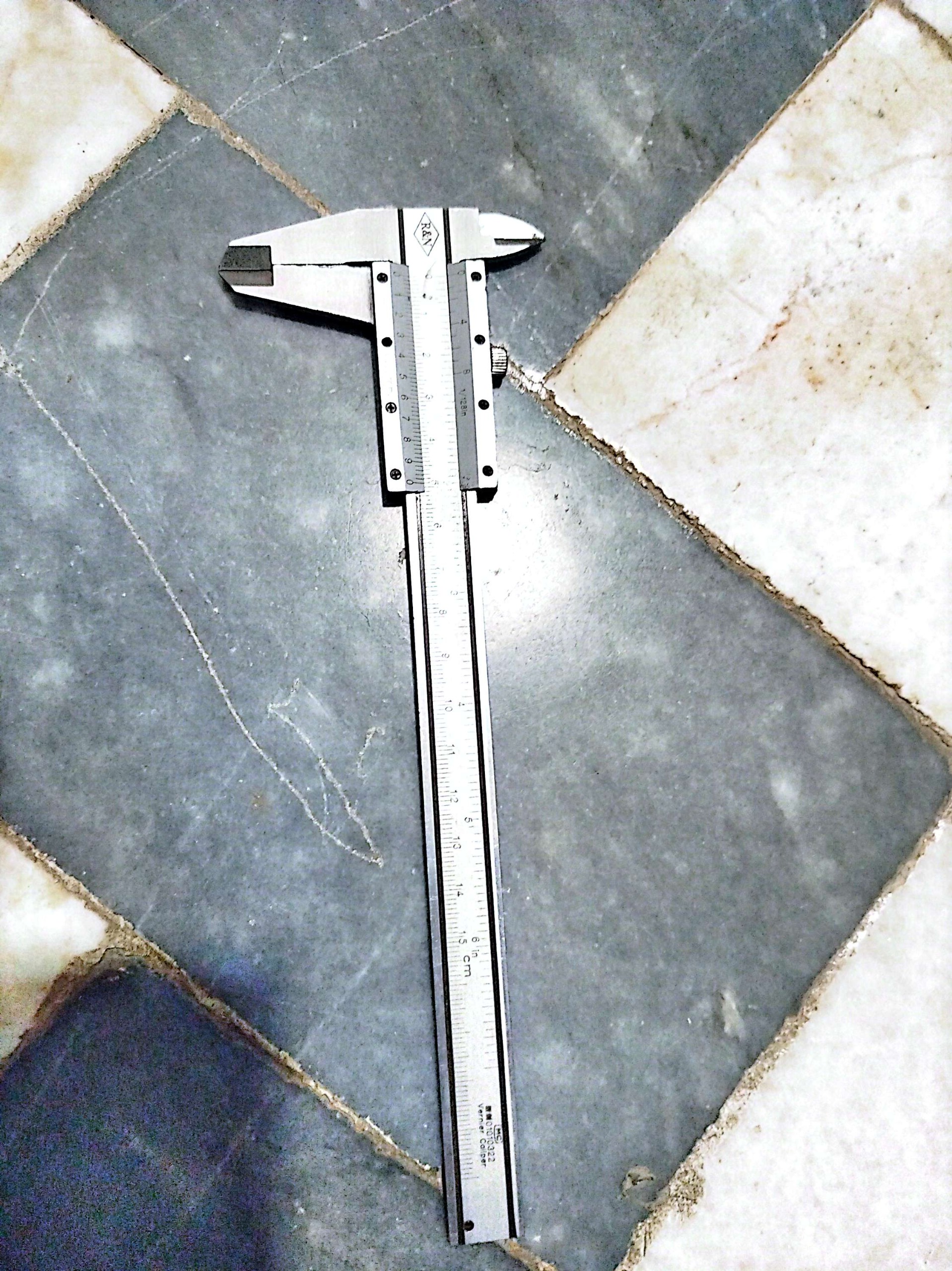 کولیس اصلی در حد نو