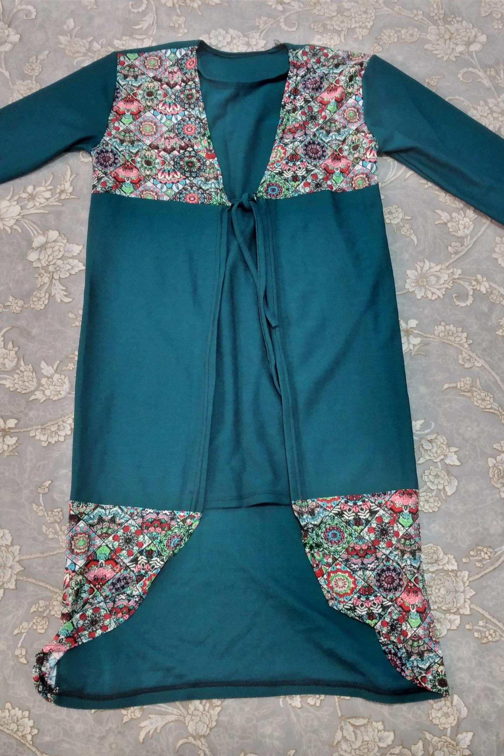 لباسهای زنانه در رنگهای مختلف