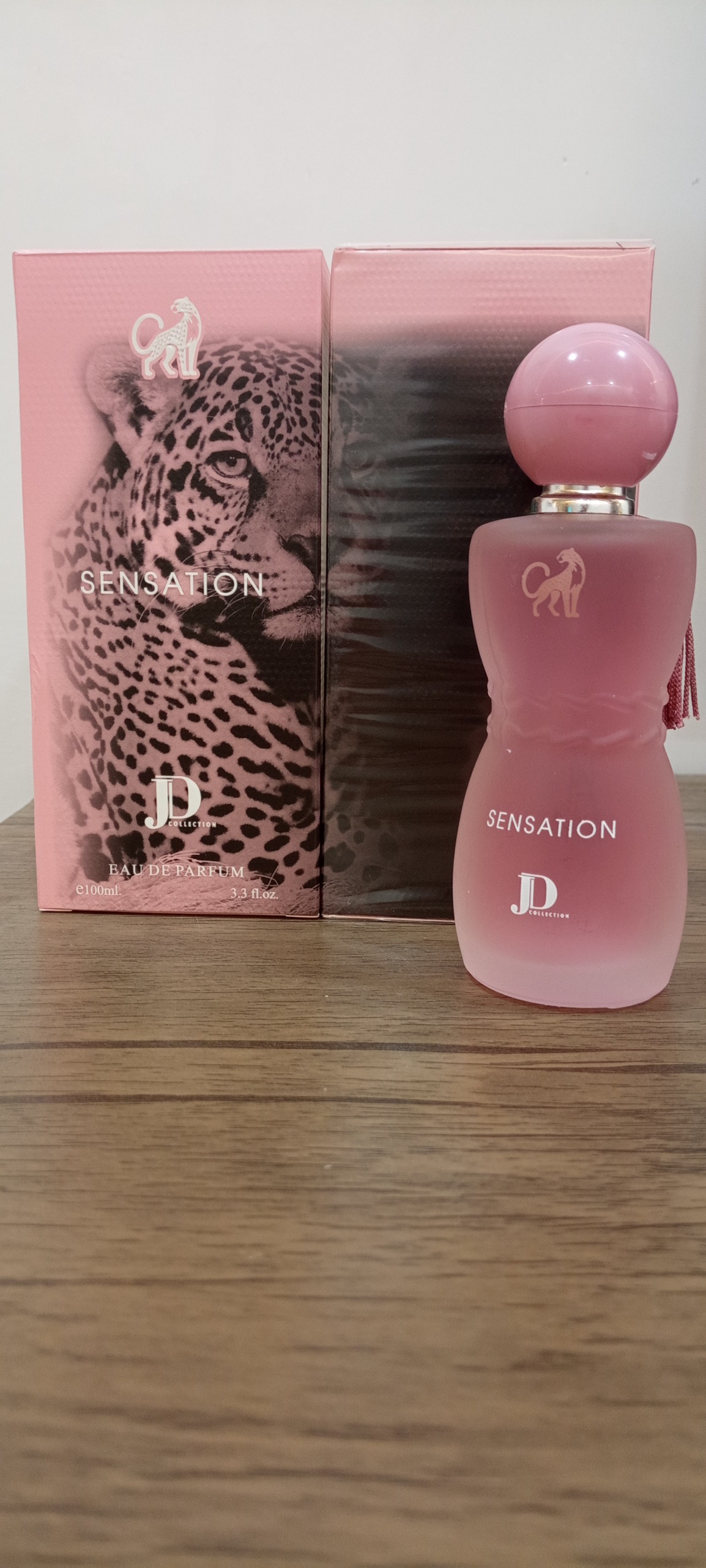 عطر جورجینا نسخه شرکتی