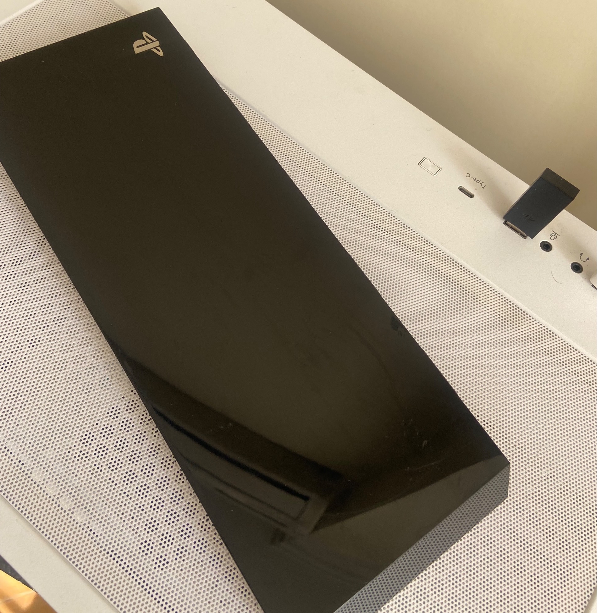 قاب براق Ps4 اصلی روی کنسول