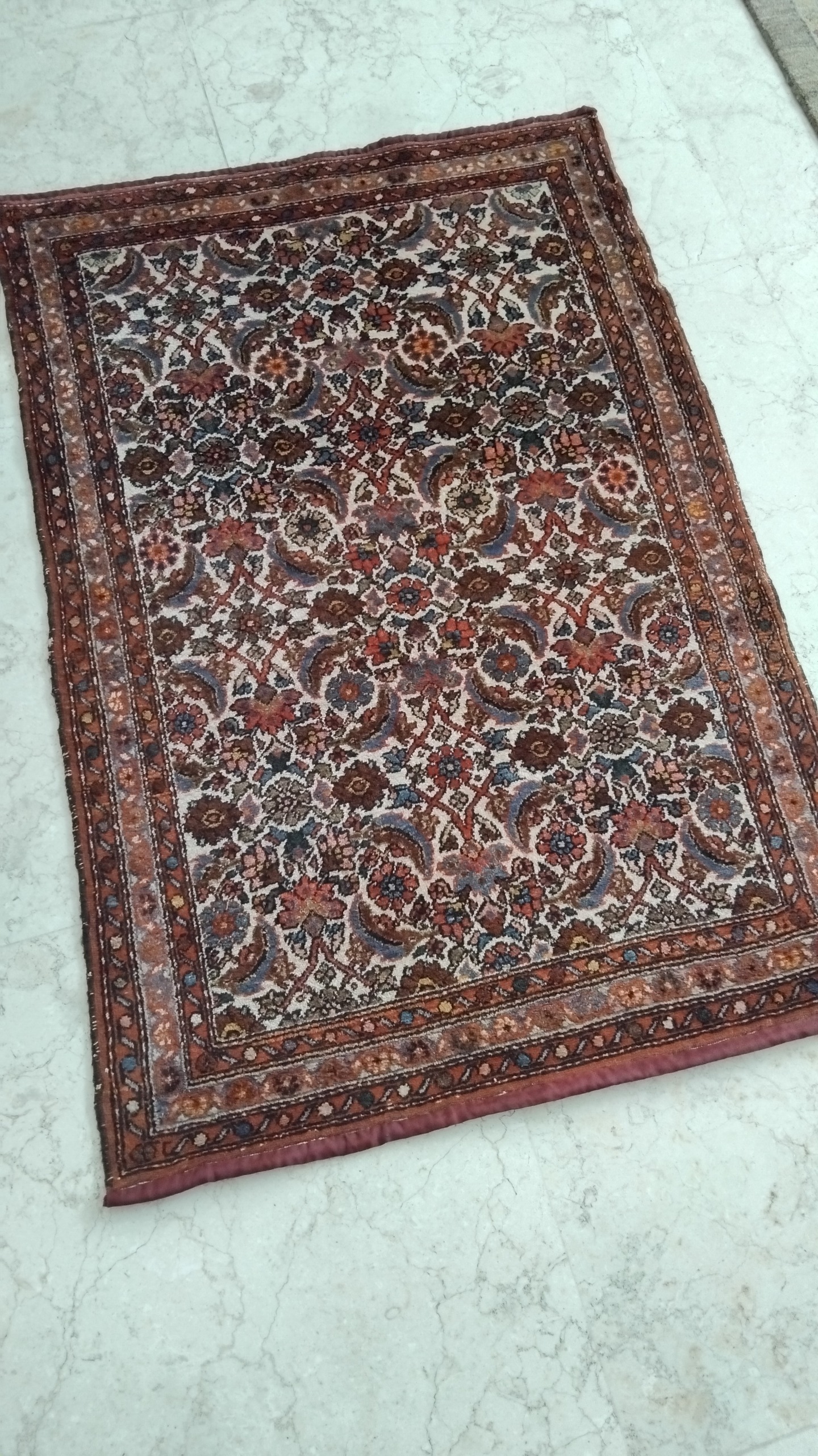 فرش آنتیک قم کرک کوتاه