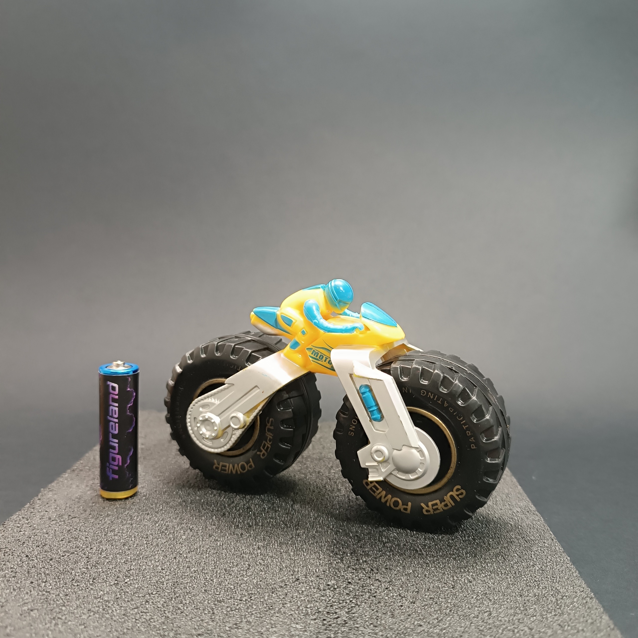 موتور بازی قدرتی مدل Monster Wheels