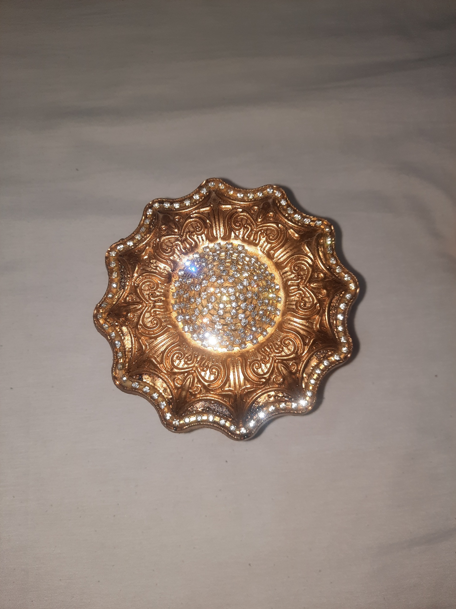 گل میخ پرده