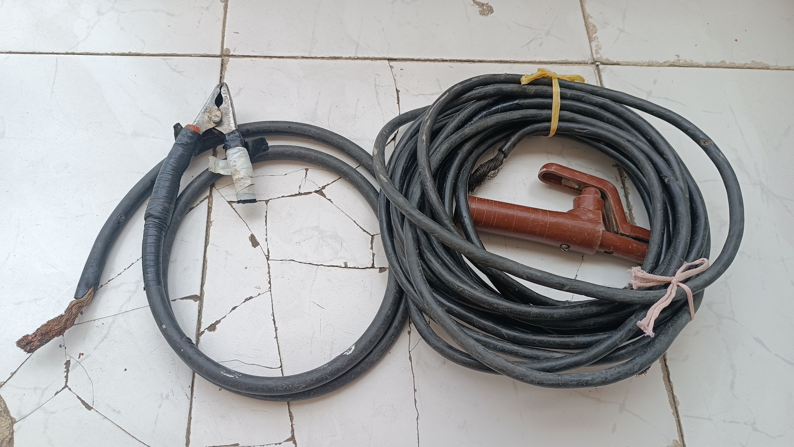 کابل و انبر جوشکاری خارجی قدیمی سالم ژله ای