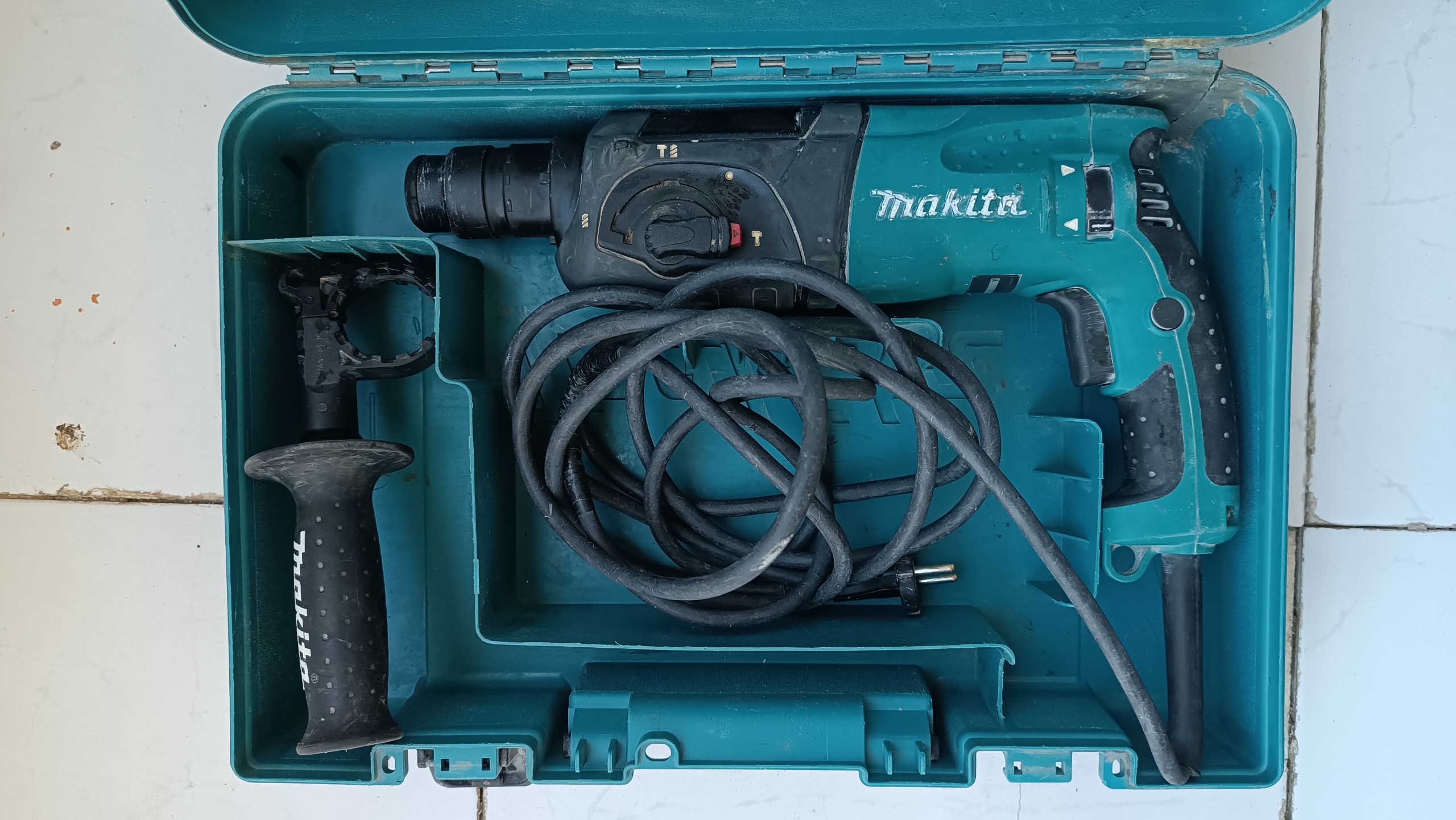 دریل ماکیتا سری قدیمHR2470 در حد اک