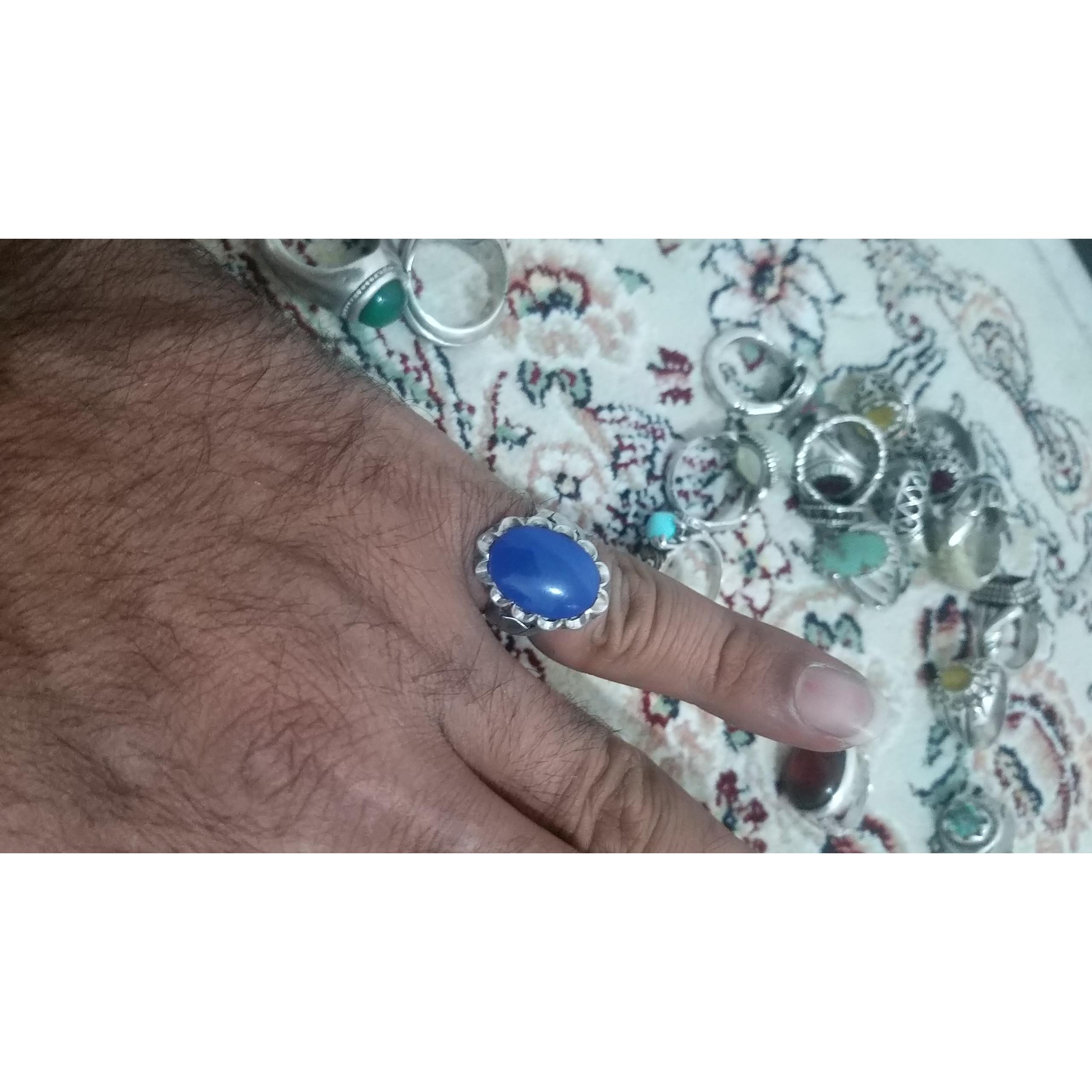 انگشتر نقره 925. نگین عقیق آبی کاربنی معدنی اصل