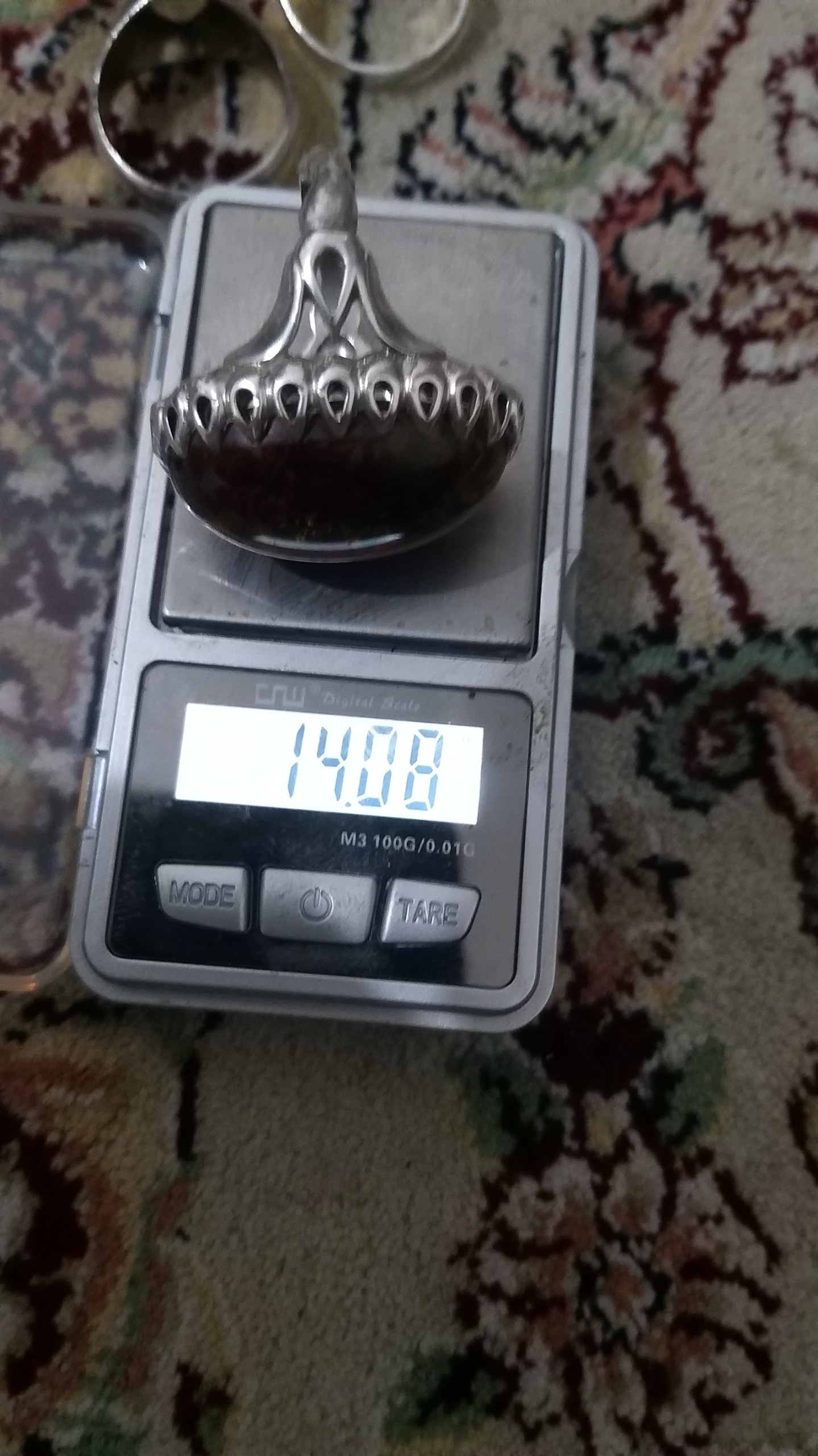 انگشتر نقره 925. کهربا با حشره میهمان