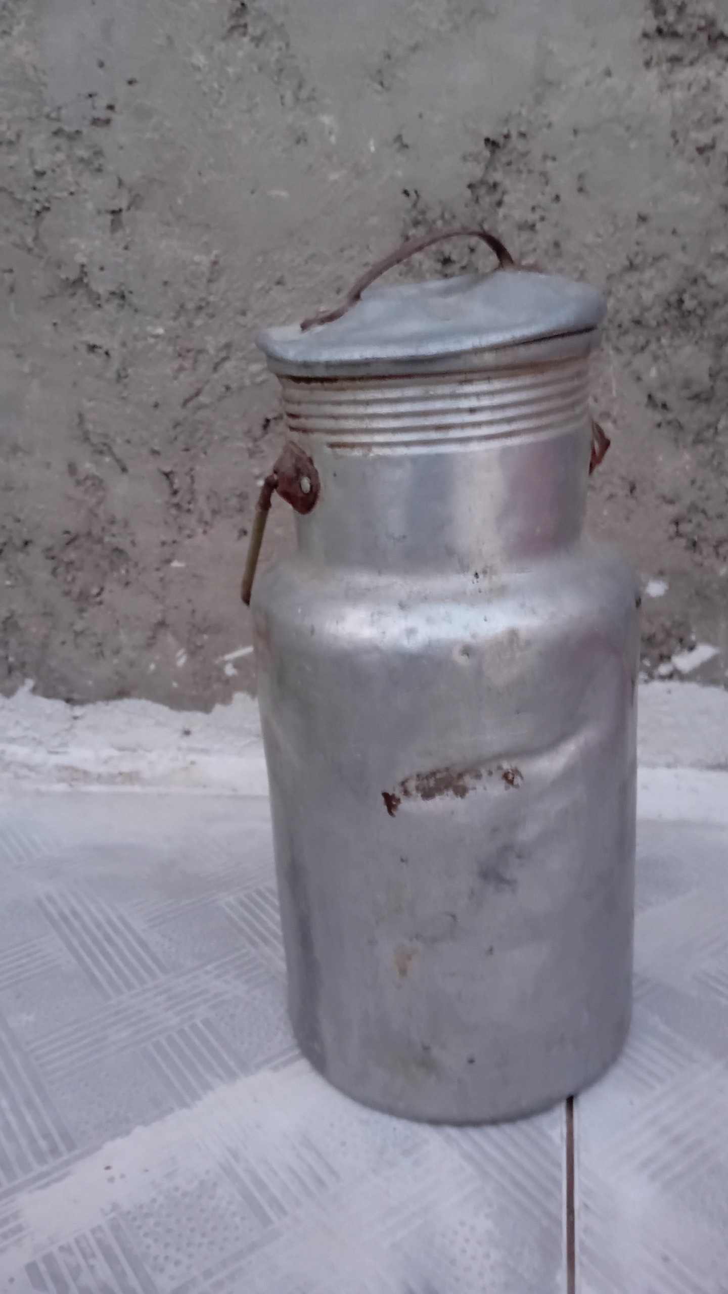 دبه المینیومی (روحی)