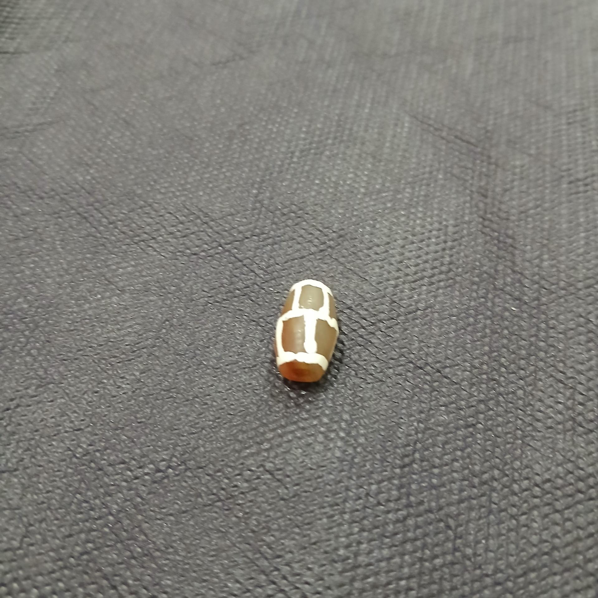 مهره عقیق پیاضی کهنه