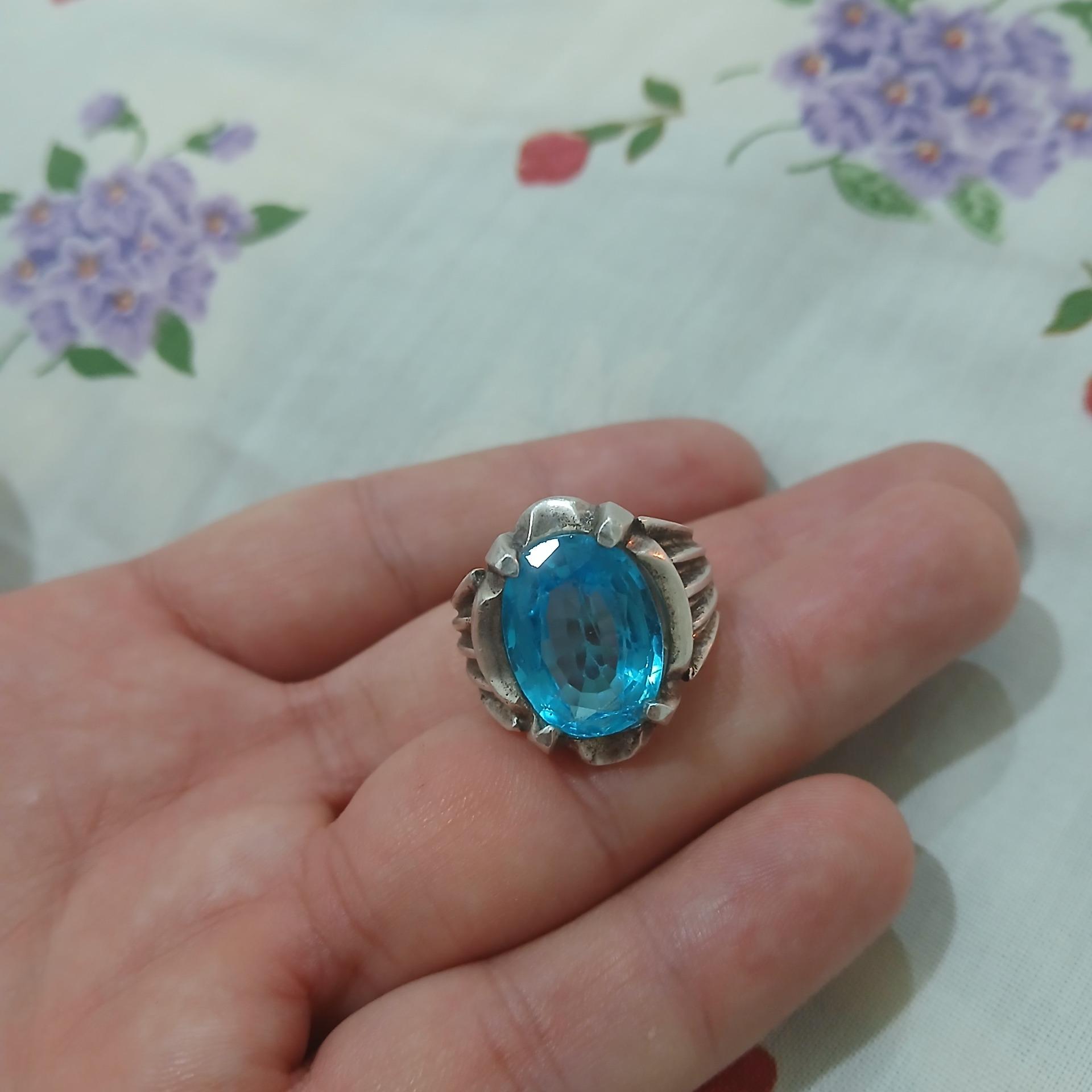 انگشتر زیبای توپاز