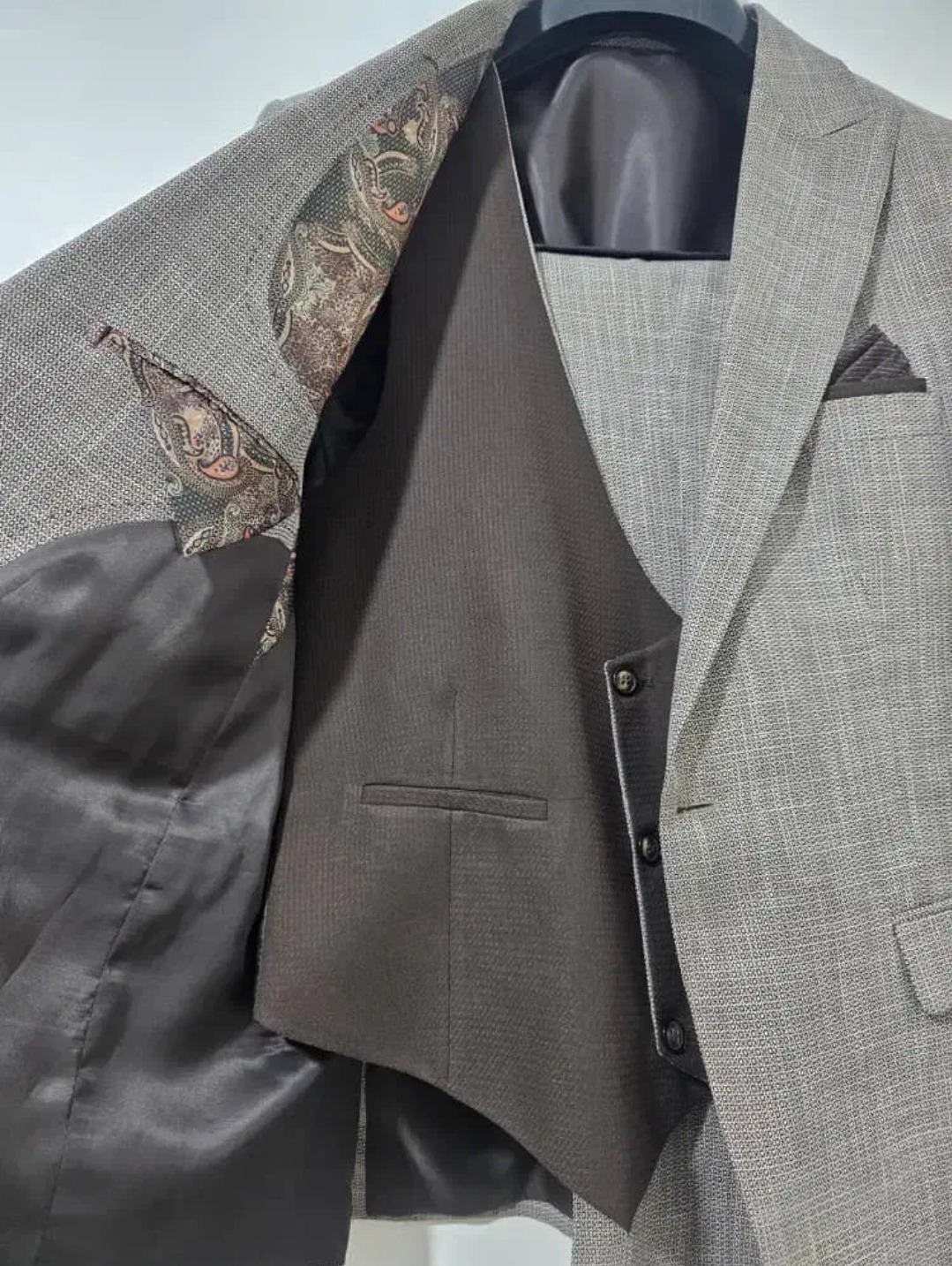 کت و شلوار مردانه