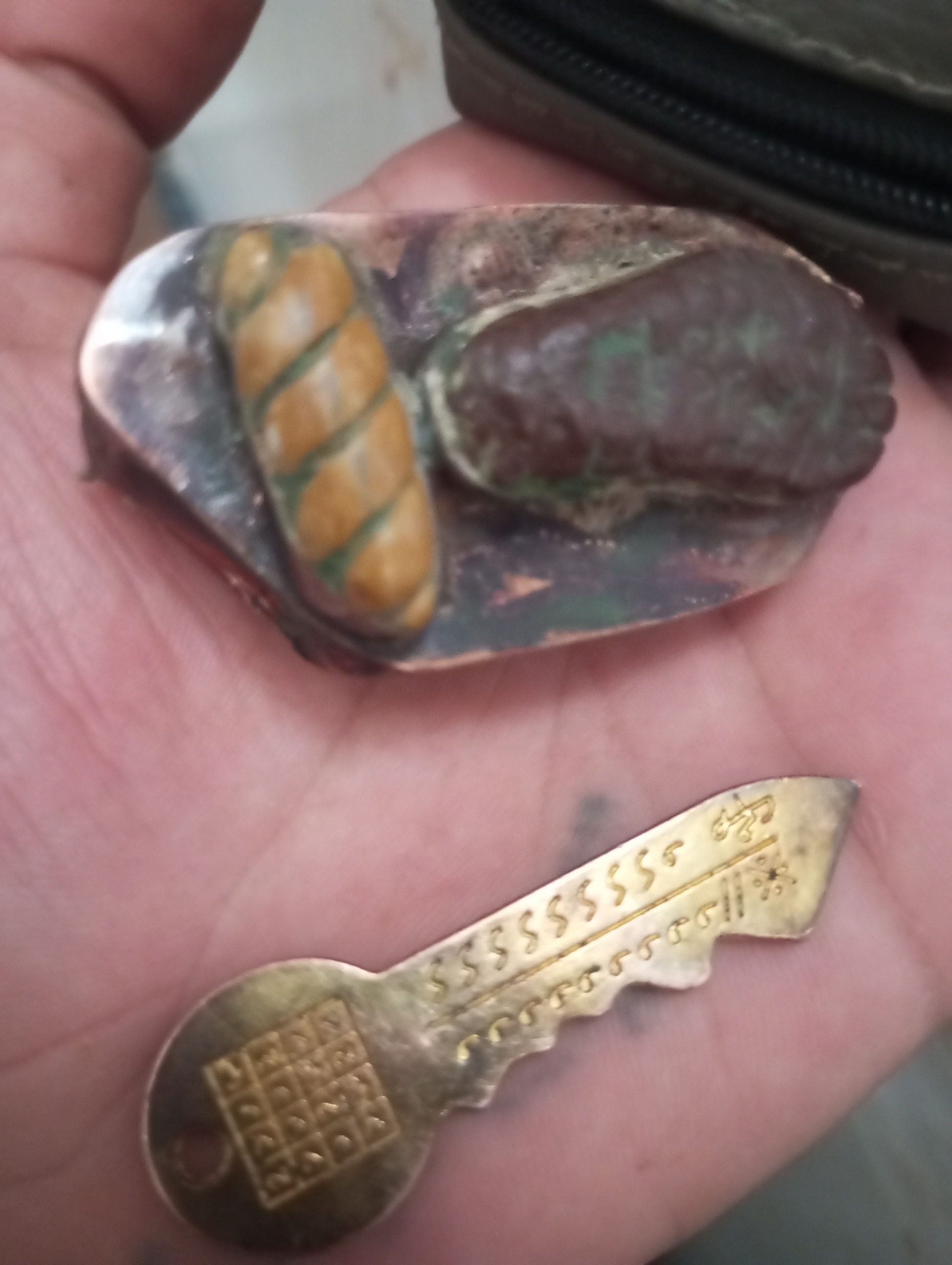 مهره سنگ سکه قدیمی آویز