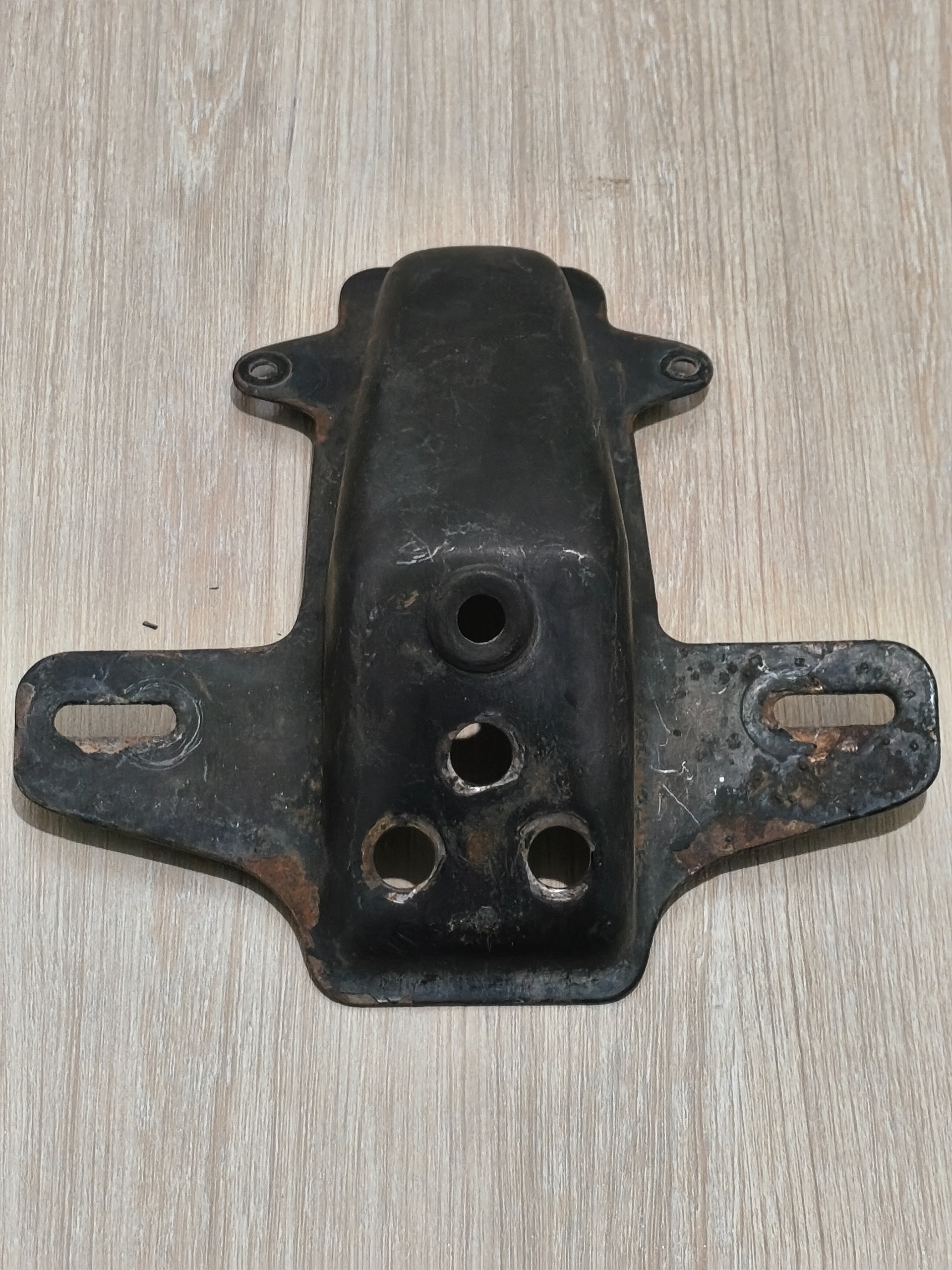 پایه خطر عقب تکتاز