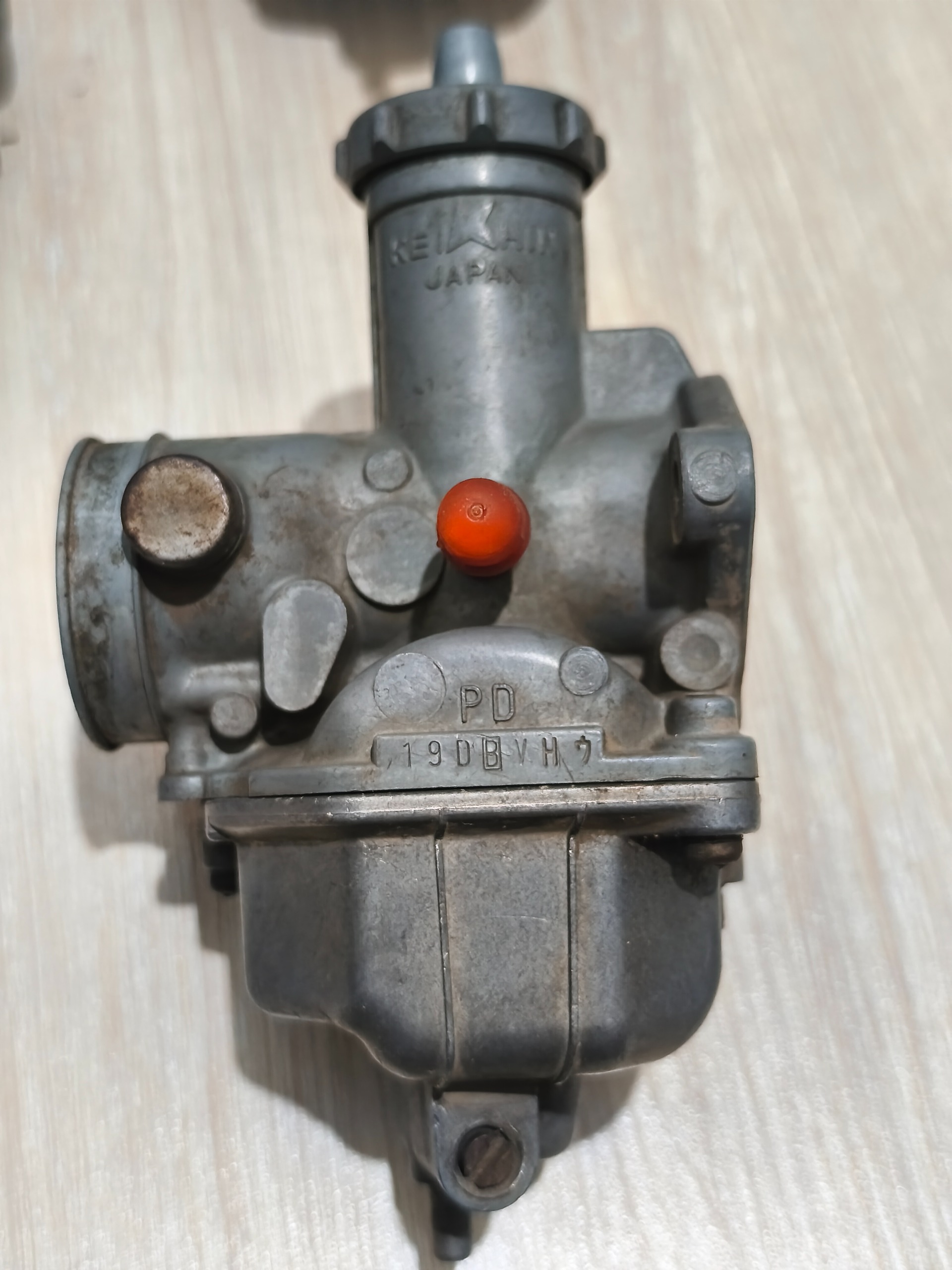 کاربرات ژاپنی پستن بزرگ