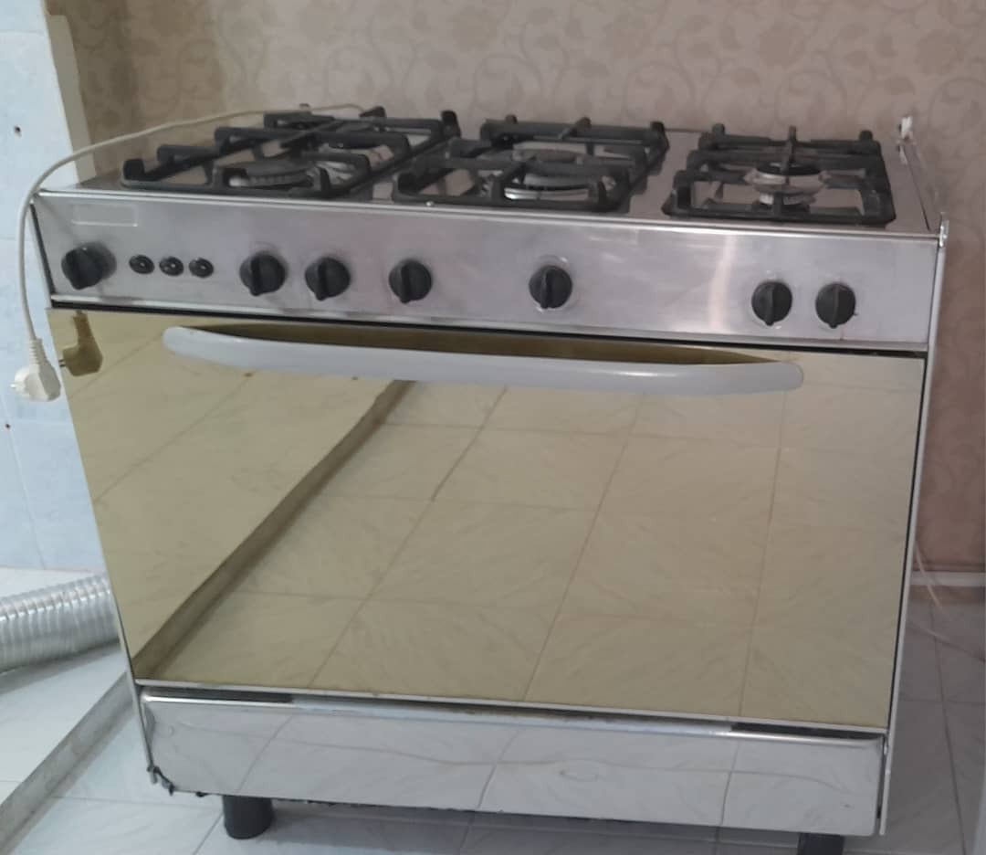 اجاق گاز 5 شعله دارای فر برند تکنو گاز