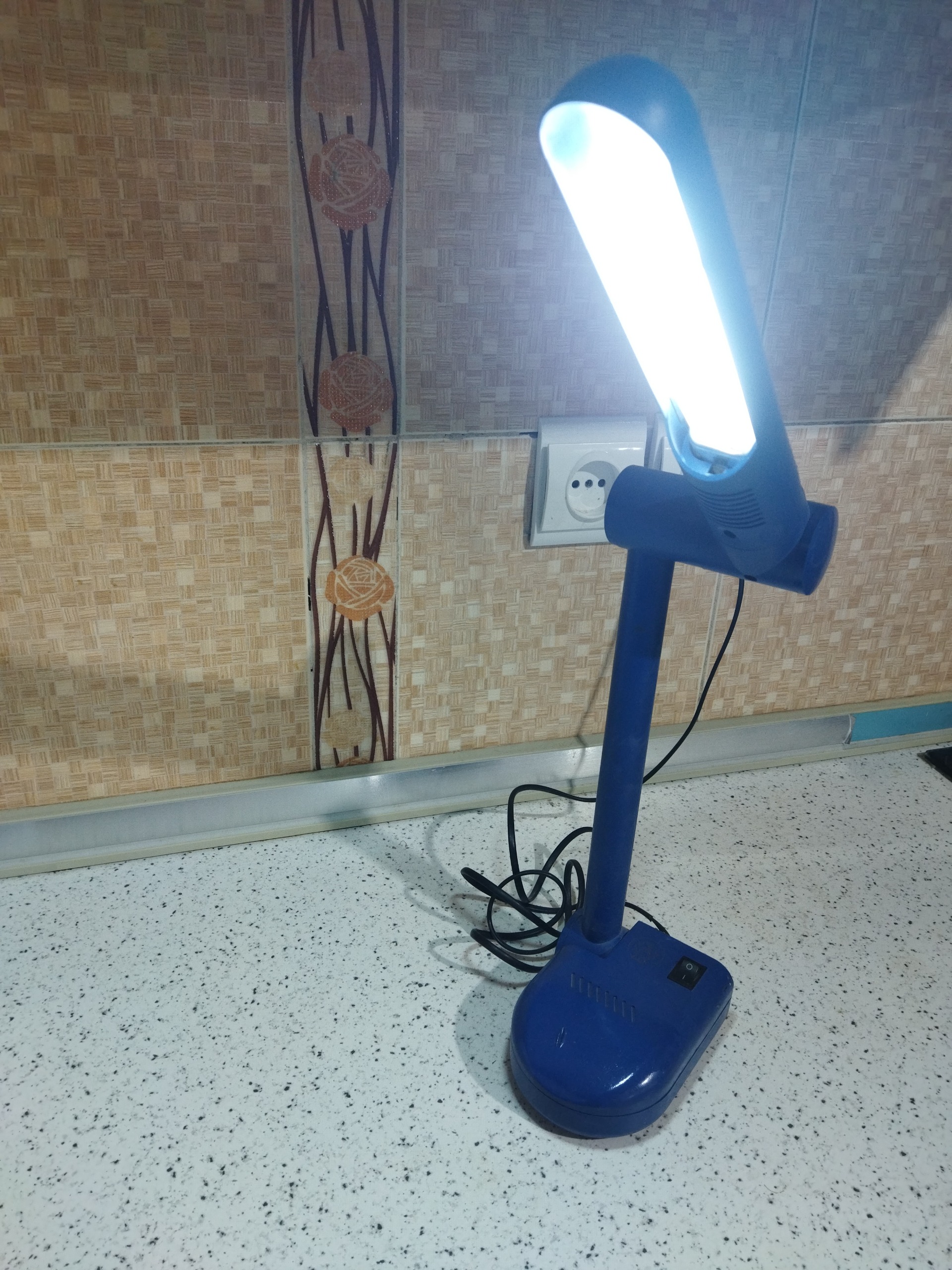 چراغ مطالعه متحرک